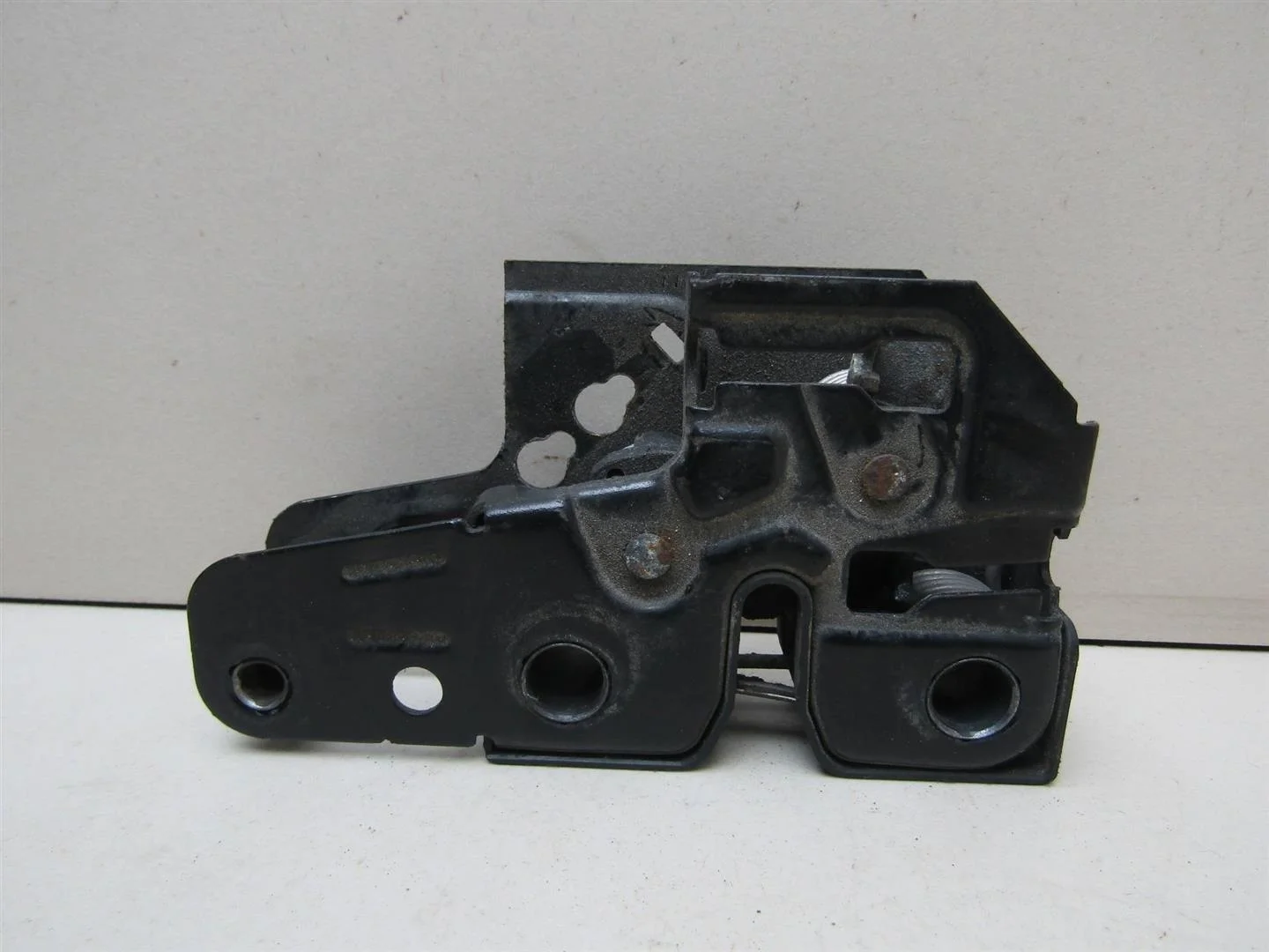 Замок капота VW Transporter T5 2003-2015  [7H0823509A]  в Вологде