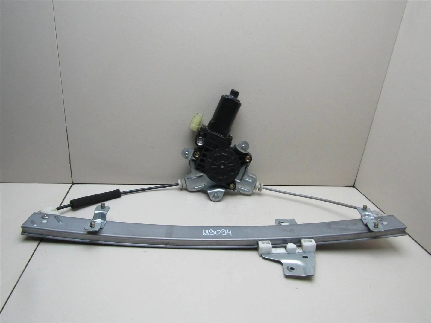 Стеклоподъемник электр. передний левый Hyundai Getz 2002-2005  [824031C010]  в Вологде