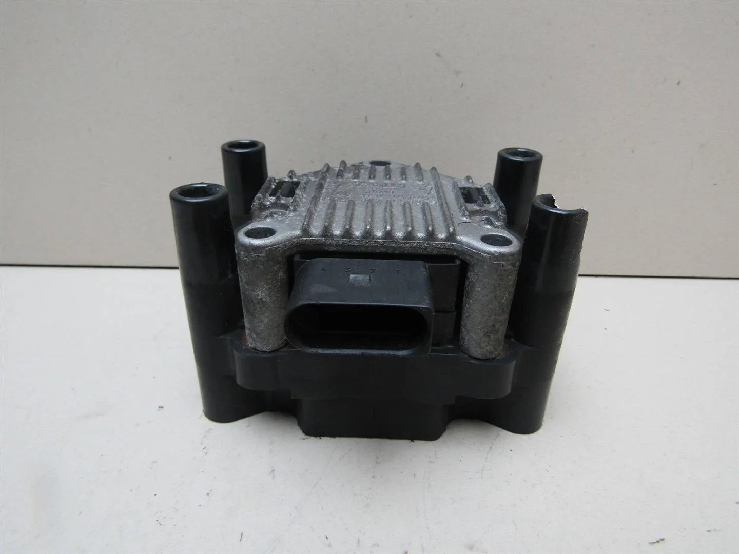 Катушка зажигания VW Golf IV \Bora 1997-2005  [032905106B]  в Вологде