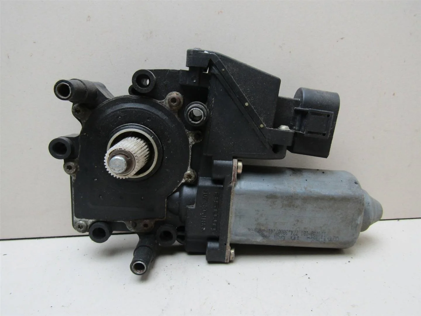 Моторчик стеклоподъемника Audi A6 (C5) 1997-2004  [4B0959802E]  2.4 V6 ALF в Вологде