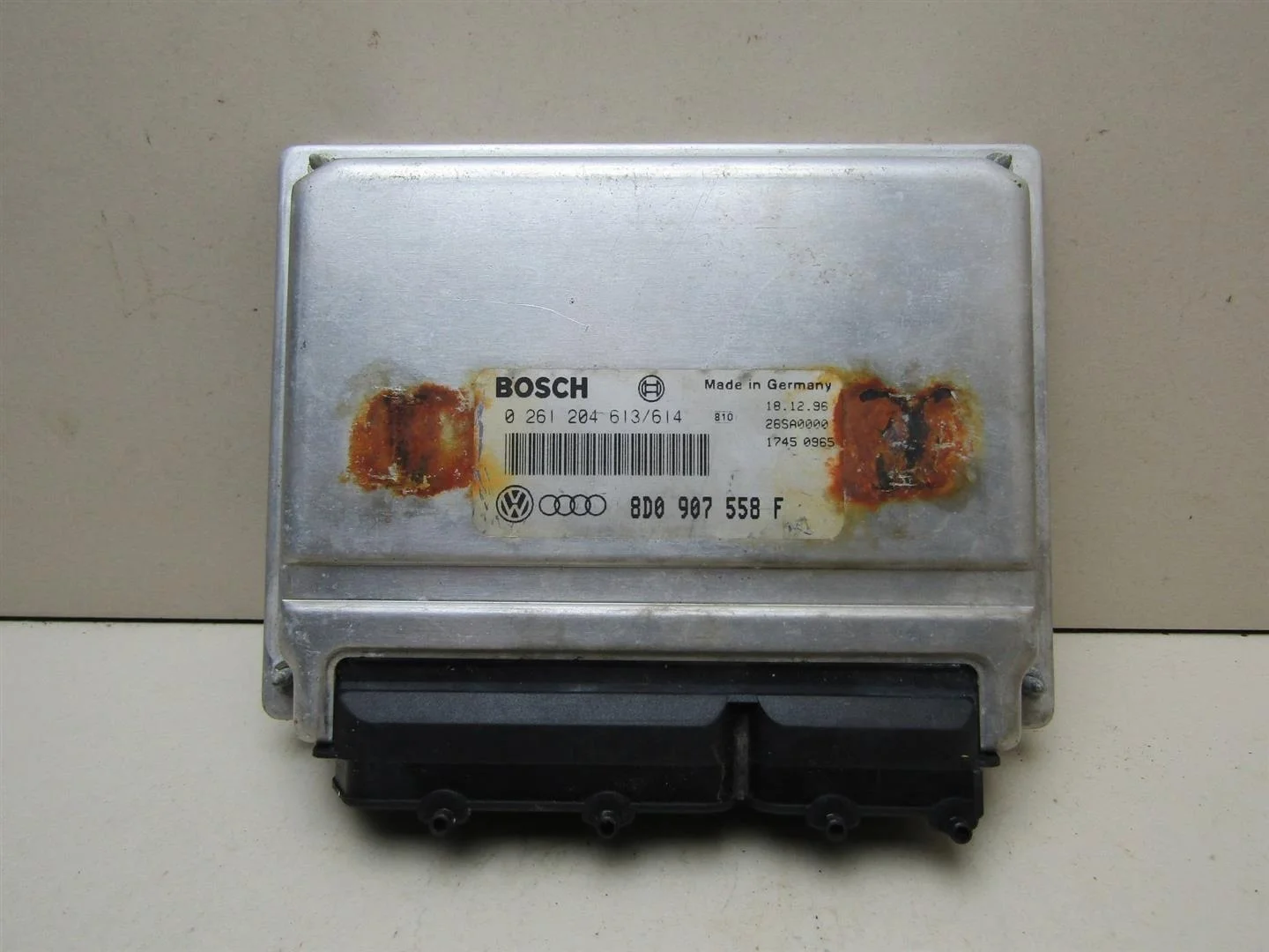 Блок управления двигателем VW Passat (B5) 1996-2000  [8D0907558F]  1.8 в Вологде