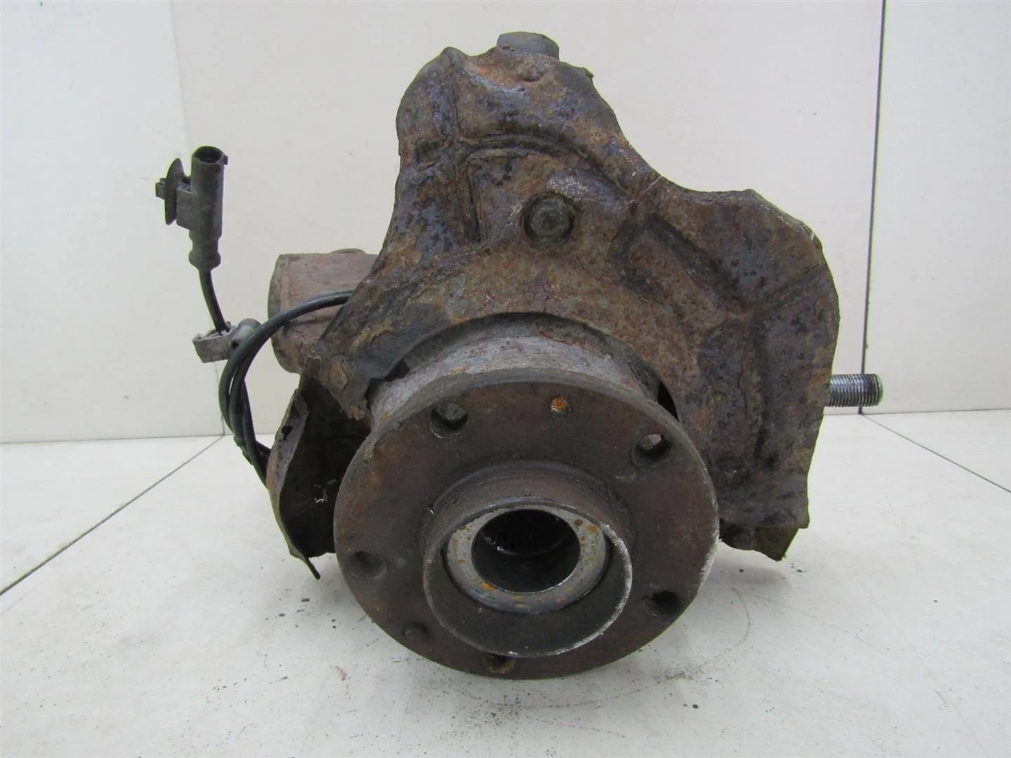 Кулак поворотный передний левый Peugeot Boxer 2006-нв  [3646A0]  2.2 16V  в Вологде