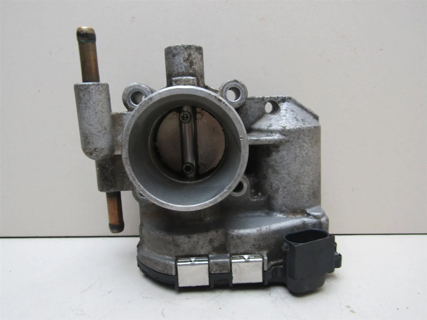 Заслонка дроссельная Opel Astra H \ Family 2004-2015  [24420536]  1.0 1.2 1.4 в Вологде