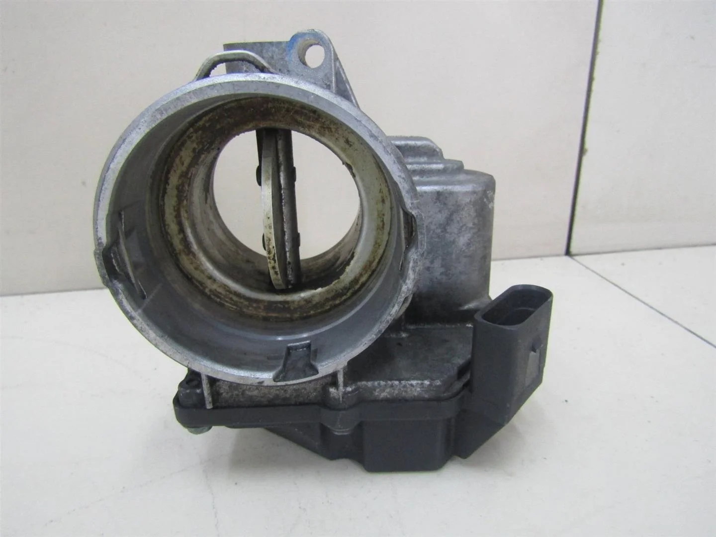 Заслонка дроссельная VW Passat (B6) 2005-2010  [03G128063Q]  1.9 2.0 в Вологде