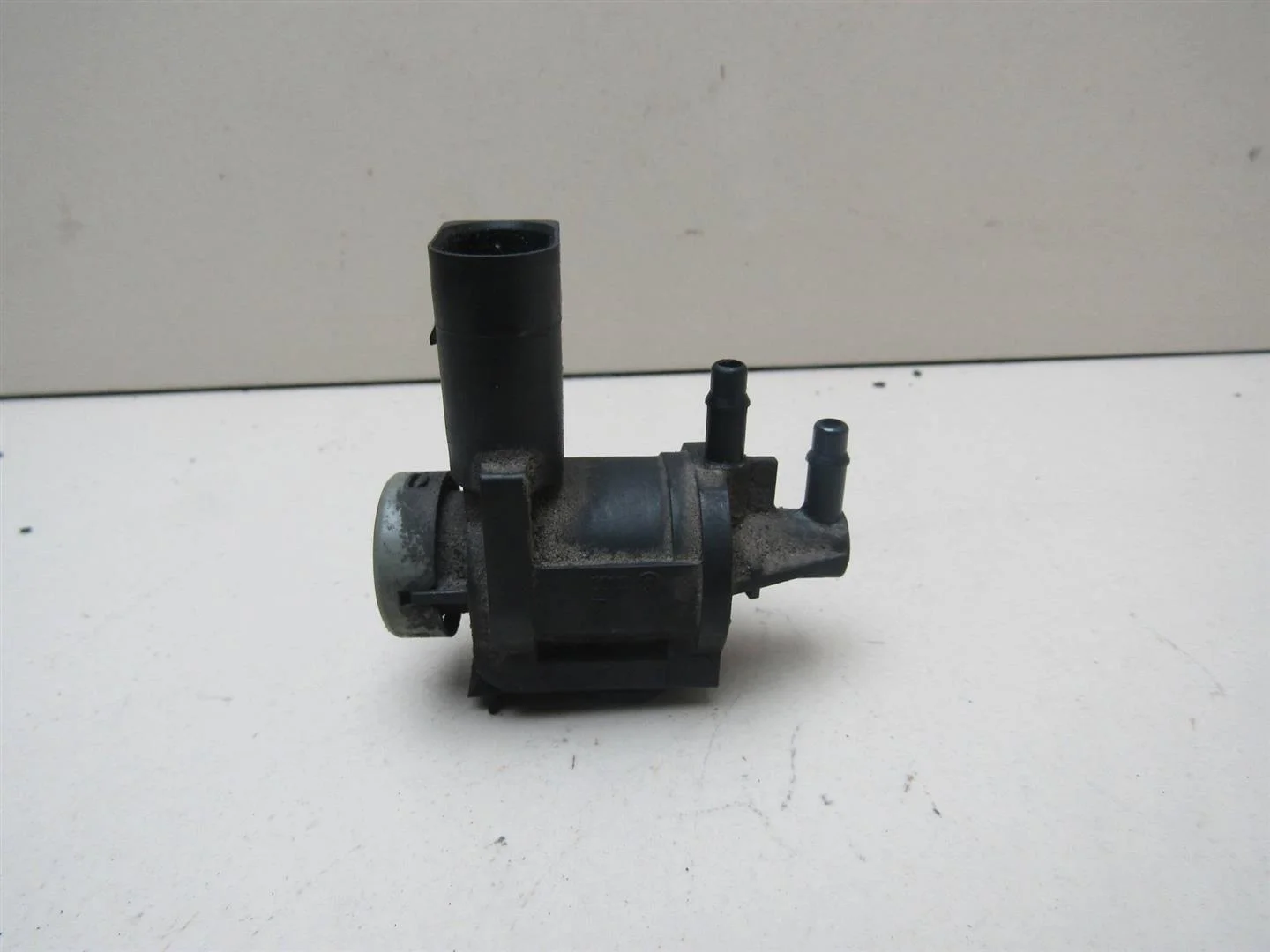 Клапан электромагнитный VW Passat (B6) 2005-2010  [1K0906283A]  в Вологде