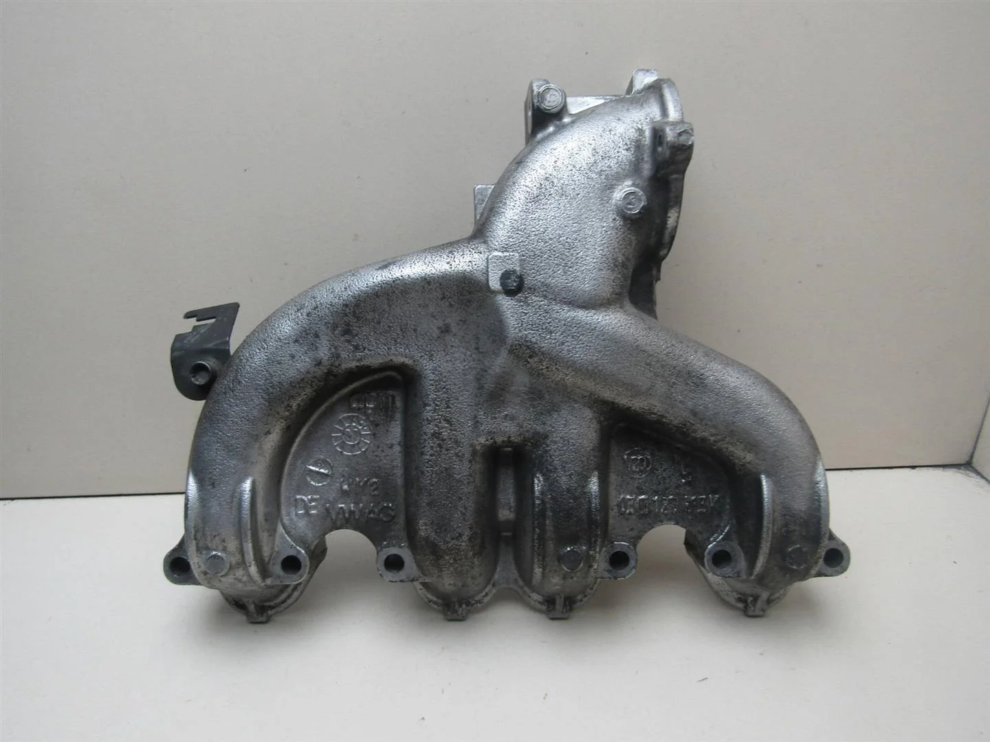 Коллектор впускной VW Passat (B6) 2005-2010  [03G129713K]  2.0 BMP в Вологде