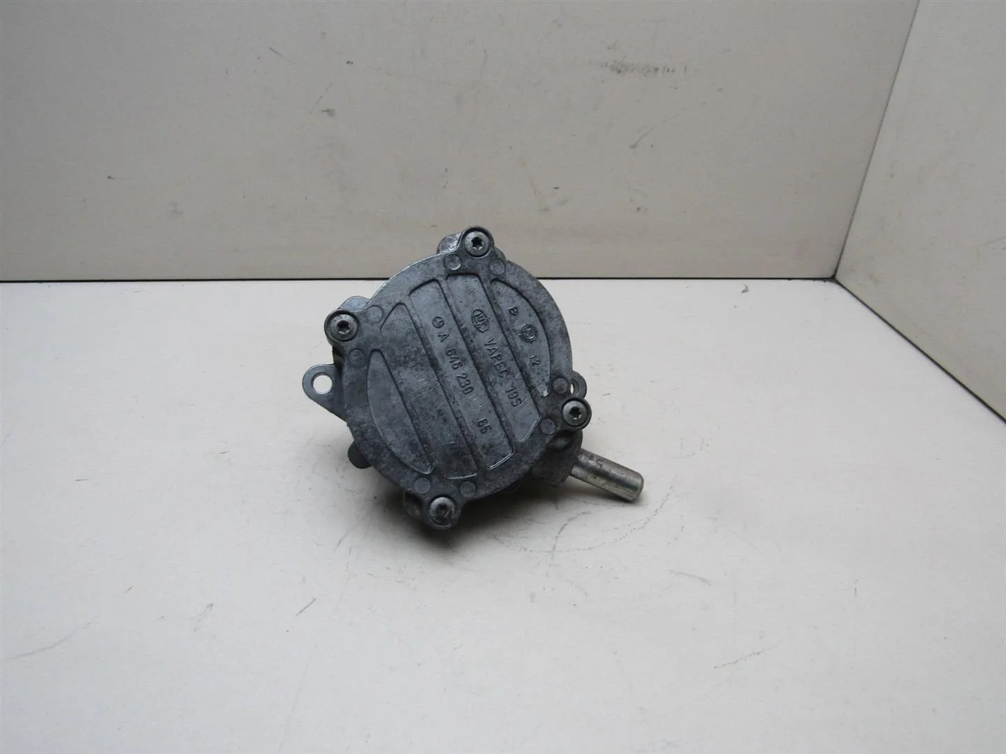 Насос вакуумный Mercedes Benz W203 2000-2006  [A6462300165]  2.2 OM 646 в Вологде