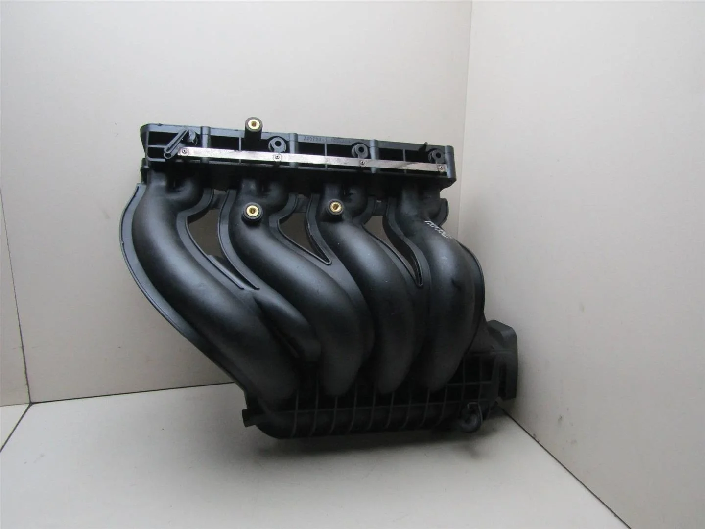 Коллектор впускной Mercedes Benz W203 2000-2006  [A6110902937]  2.2 в Вологде