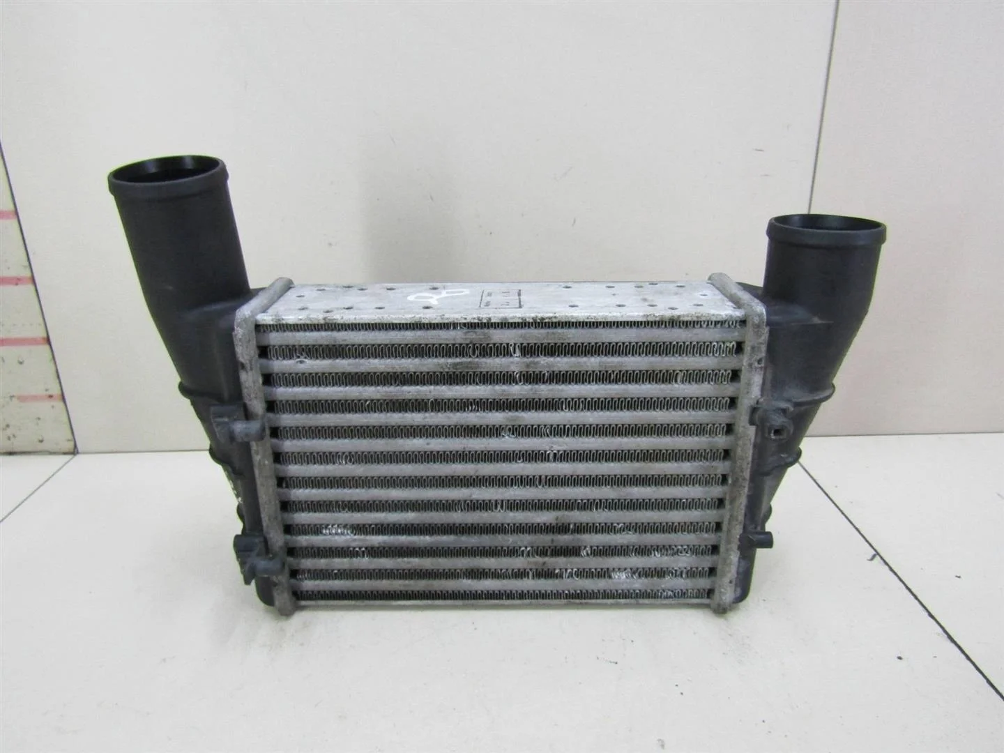 Интеркулер VW Passat (B5) 1996-2000  [058145805A]  в Вологде