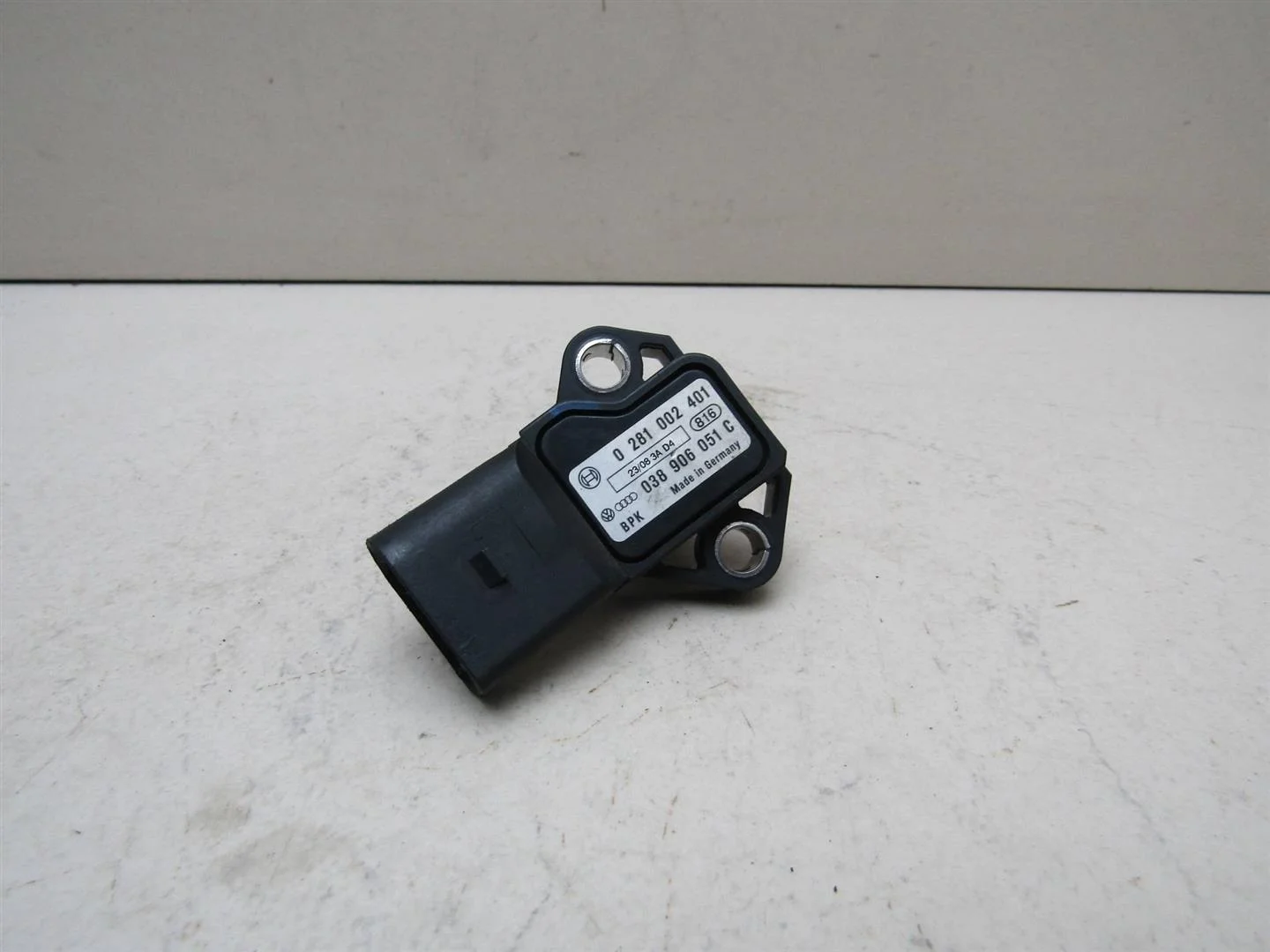 Датчик абсолютного давления VW Passat (B5+) 2000-2005  [038906051C]  в Вологде