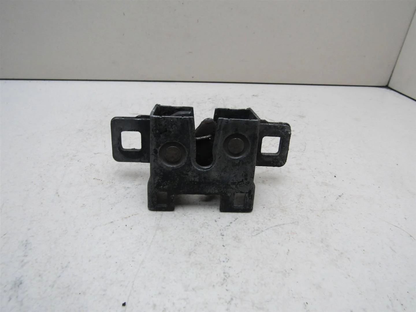 Замок капота Land Rover Discovery III 2004-2009  [FPS500020 ]  2.7 в Вологде