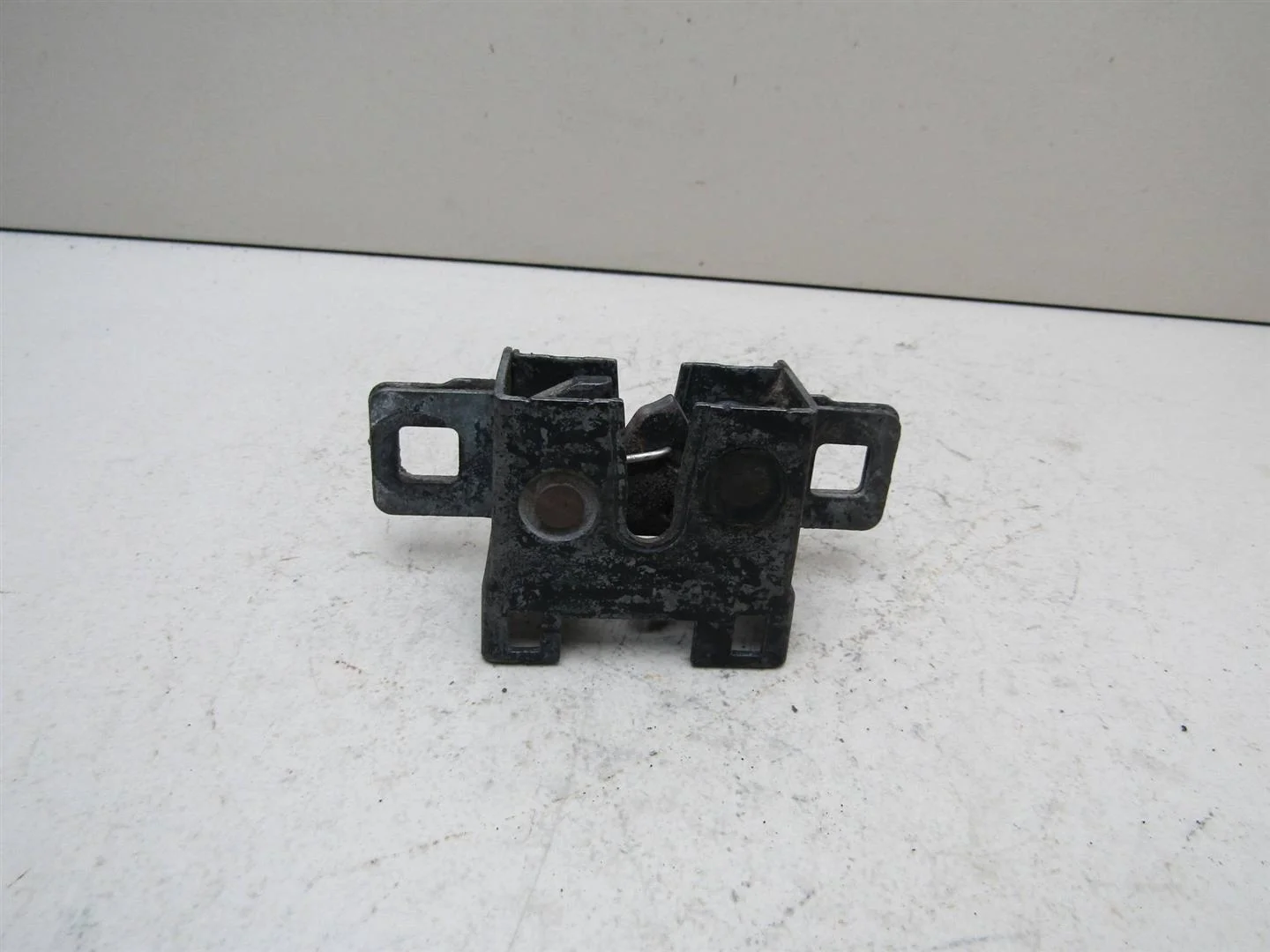 Замок капота Land Rover Discovery III 2004-2009  [FPS500020 ]  2.7 в Вологде