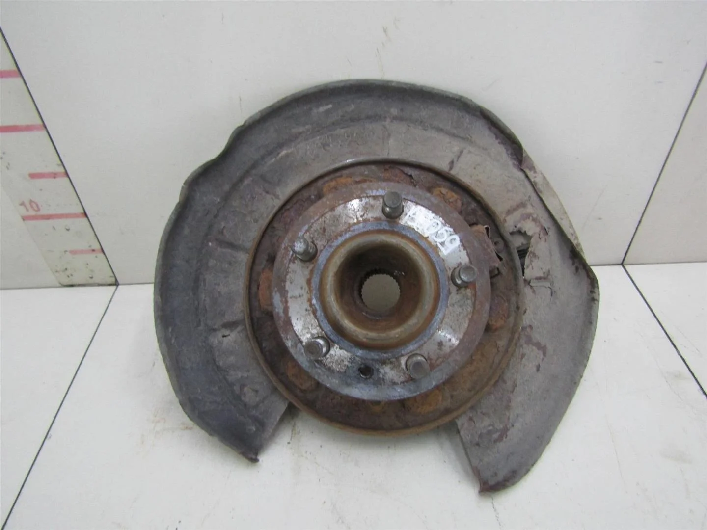 Кулак поворотный задний правый Land Rover Discovery III 2004-2009  [RLH500020]  2.7 в Вологде