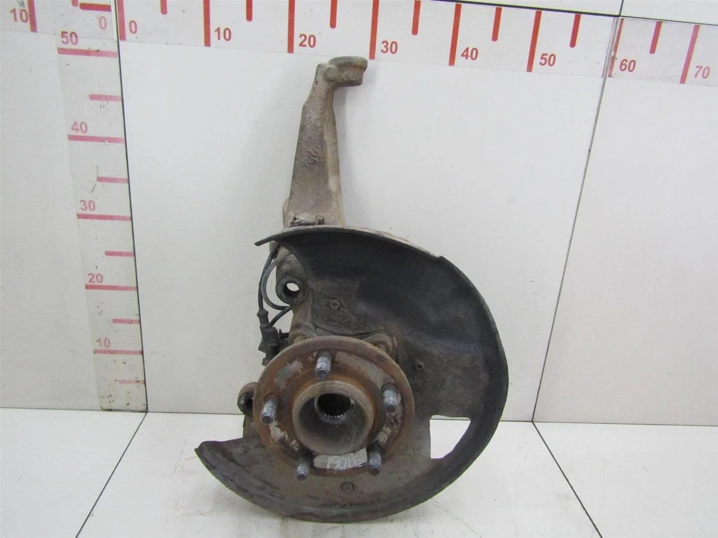Кулак поворотный передний правый Land Rover Discovery III 2004-2009  [RUB000224]  2.7 в Вологде