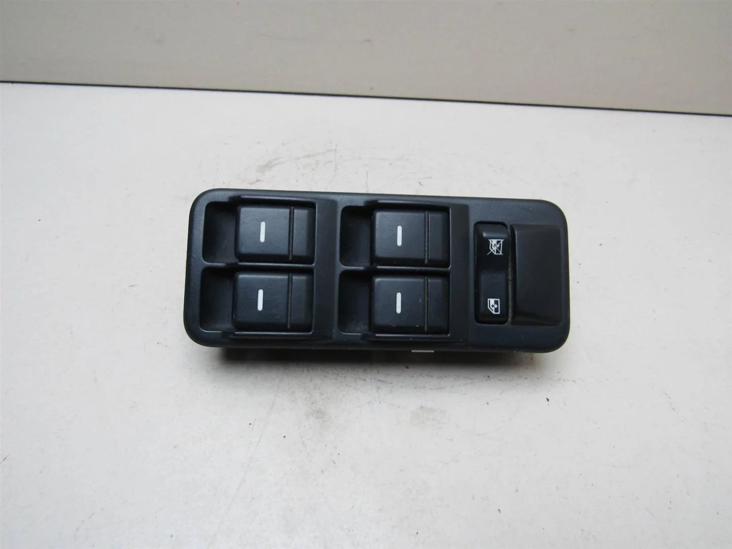 Блок управления стеклоподъемниками Land Rover Discovery III 2004-2009  [YUD501550PVJ]  2.7 в Вологде