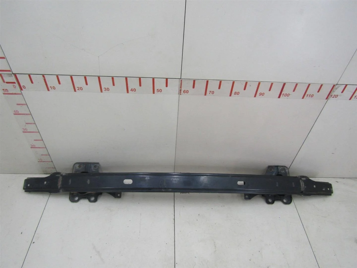 Усилитель переднего бампера Hyundai Starex H1/Grand Starex 2007>  [865304H000]  2.5 16v D4CB в Вологде