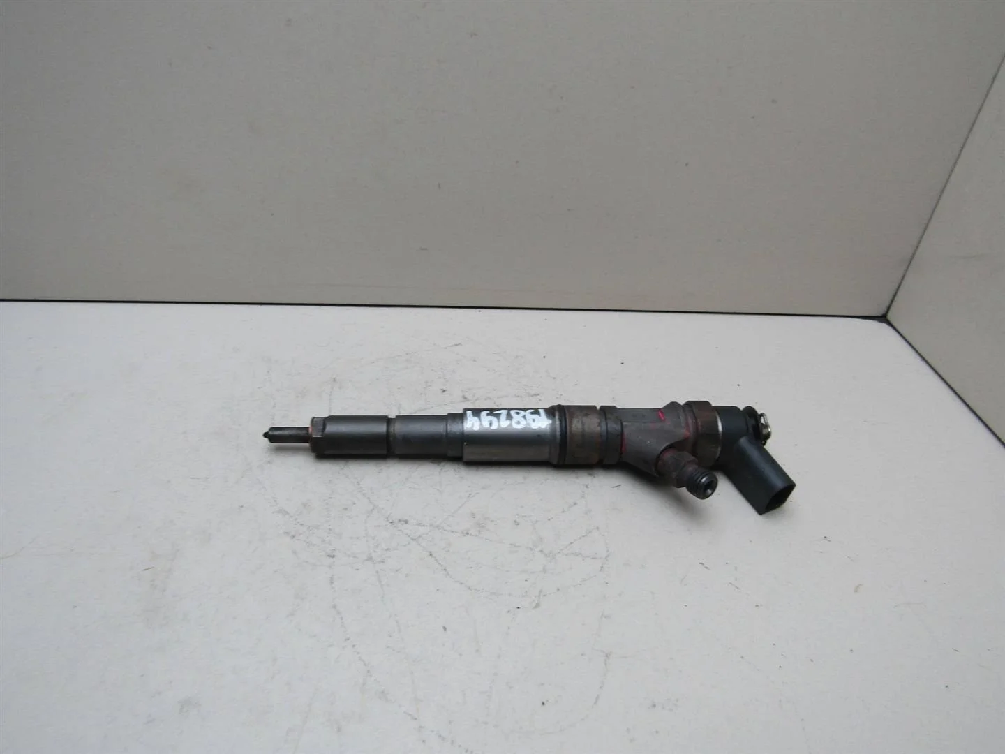Форсунка дизельная электрическая BMW 5-серия E60\E61 2003-2009  [13537794652]  2.5 256D2 в Вологде