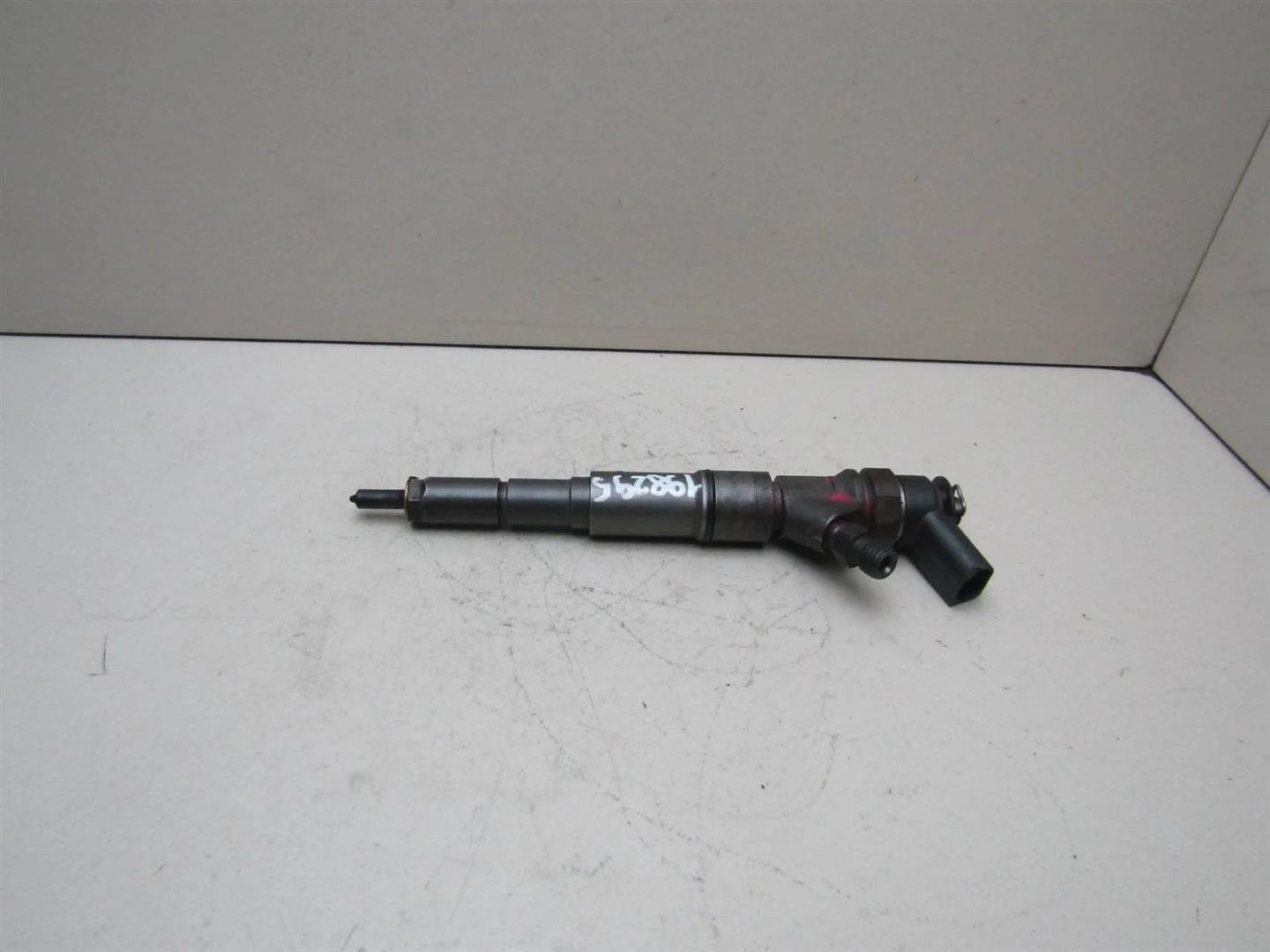 Форсунка дизельная электрическая BMW 5-серия E60\E61 2003-2009  [13537794652]  2.5 256D2 в Вологде