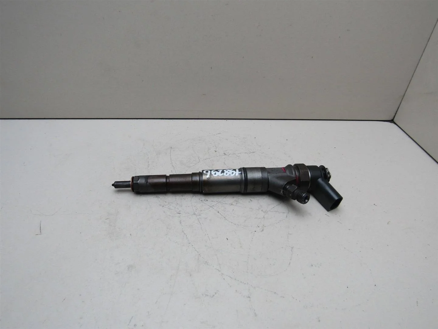 Форсунка дизельная электрическая BMW 5-серия E60\E61 2003-2009  [13537794652]  2.5 256D2 в Вологде