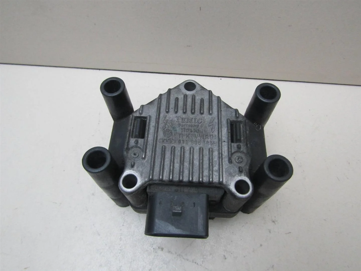 Катушка зажигания VW Golf IV \Bora 1997-2005  [032905106B]  в Вологде