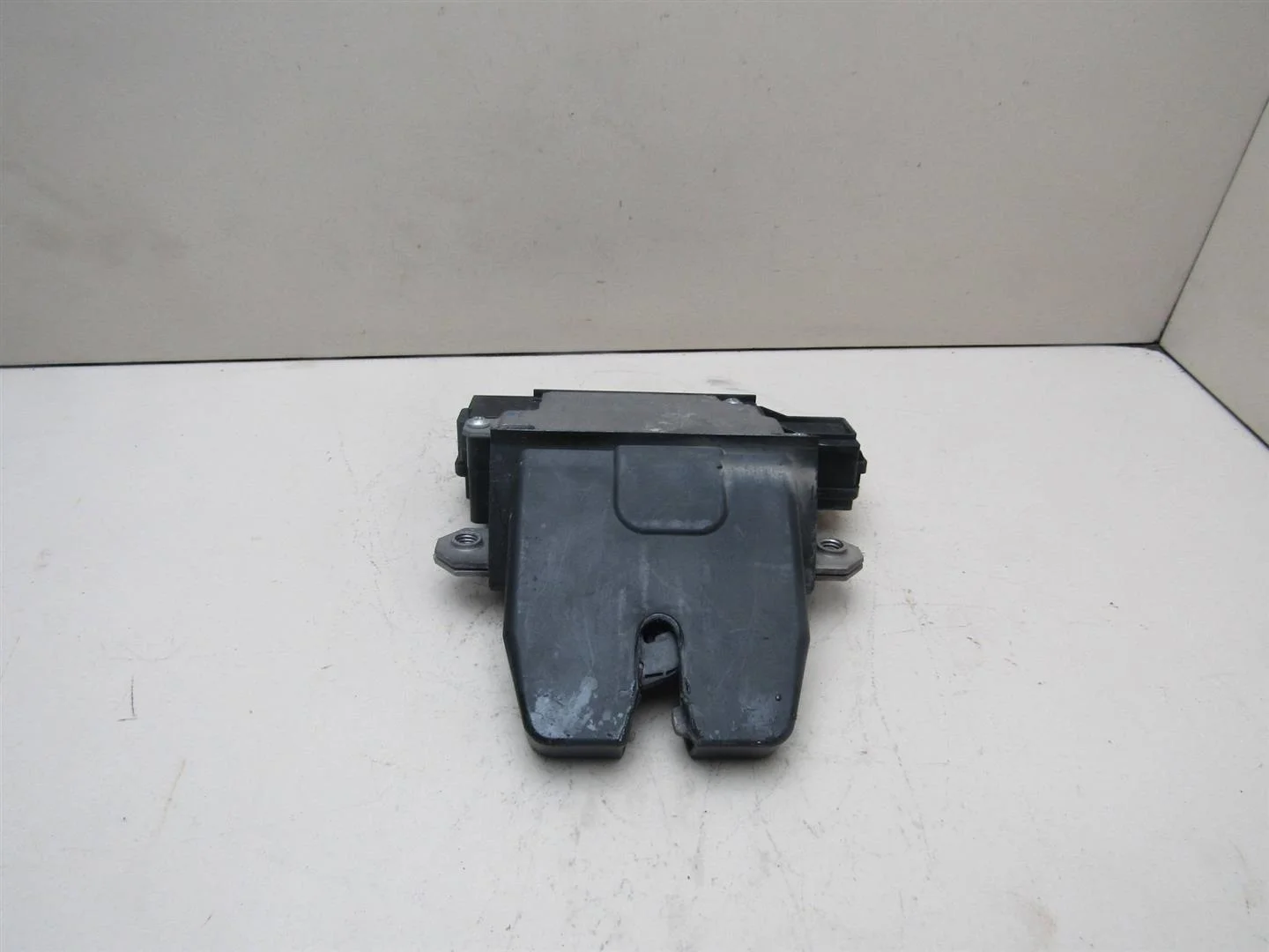 Замок багажника Ford Focus II 2005-2008  [1859161]  в Вологде