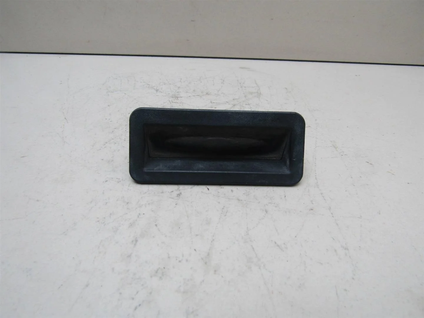 Кнопка открывания багажника Ford Focus II 2005-2008  [1748915]  в Вологде