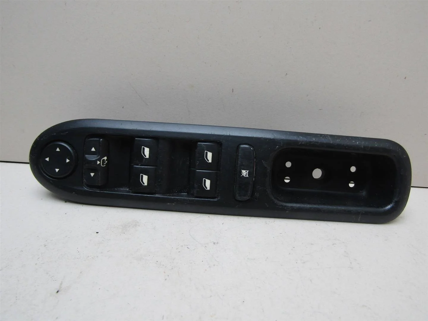Блок управления стеклоподъемниками Peugeot 407 2004-2010  [6554ER]  в Вологде