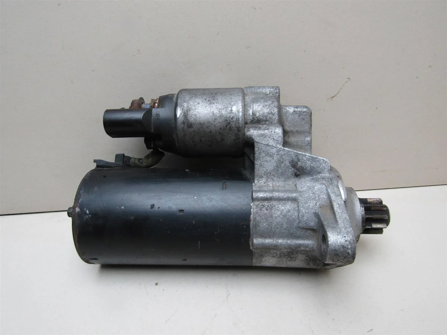 Стартер VW Passat (B6) 2005-2010  [02E911023H]  2.0  в Вологде