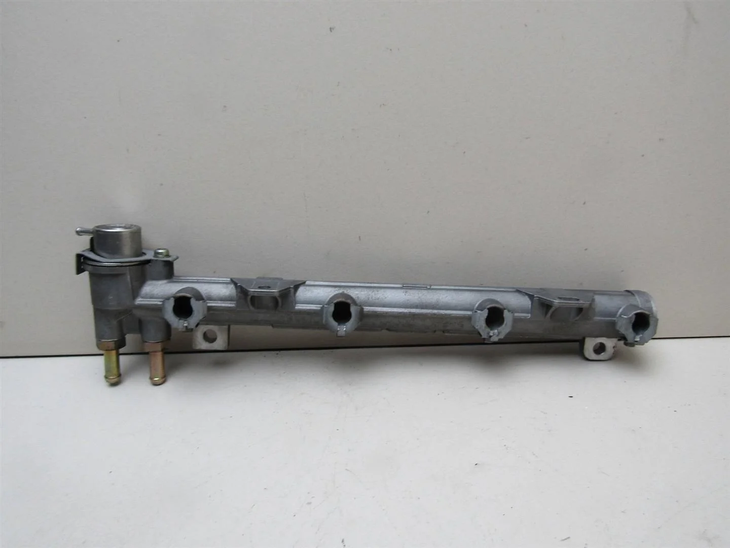 Рейка топливная (рампа) VW Golf IV \Bora 1997-2005  [036133320B]  1.4 AHW в Вологде