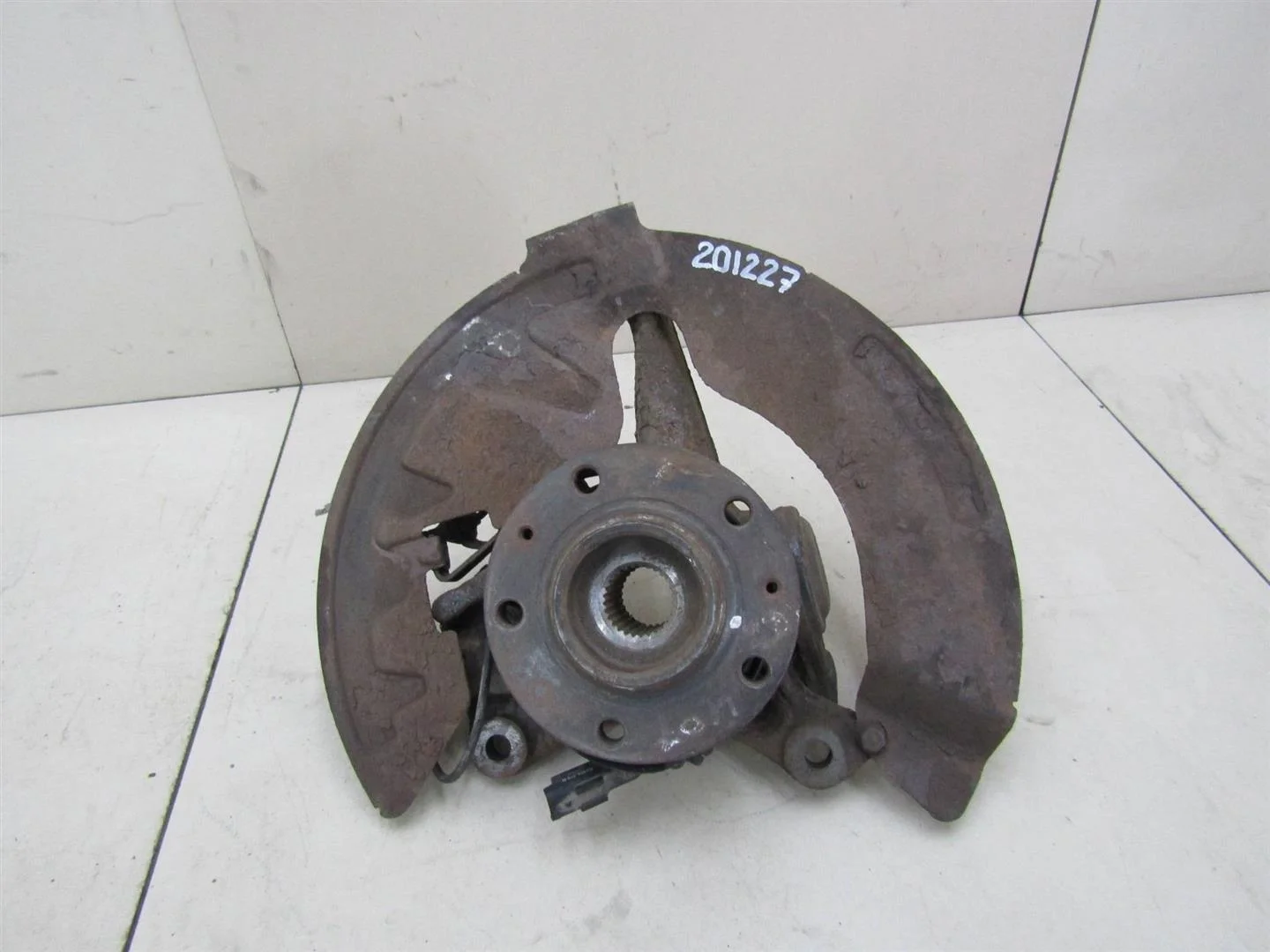 Кулак поворотный передний левый Peugeot 407 2004-2010  [364697]  2.0 в Вологде