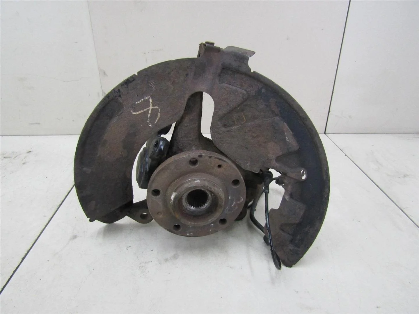 Кулак поворотный передний правый Peugeot 407 2004-2010  [364797]  2.0 в Вологде