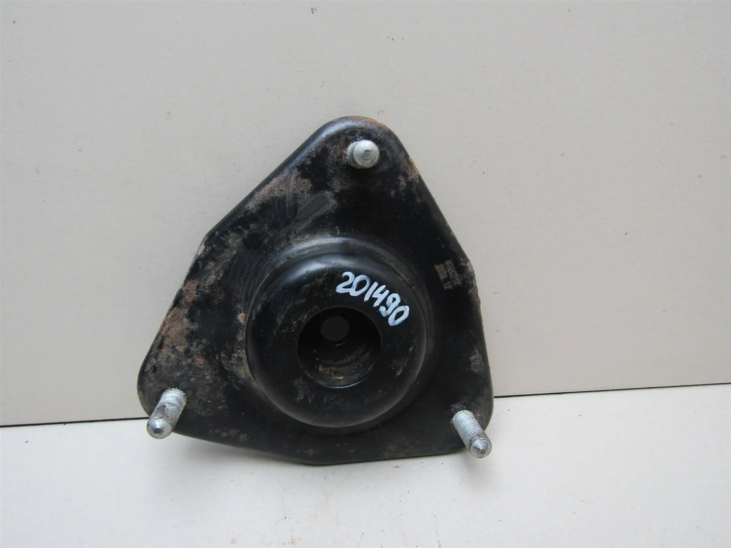 Опора переднего амортизатора Mitsubishi Lancer (CS) 2003-2006  [MR554860]  1.6 16V 4G18 в Вологде