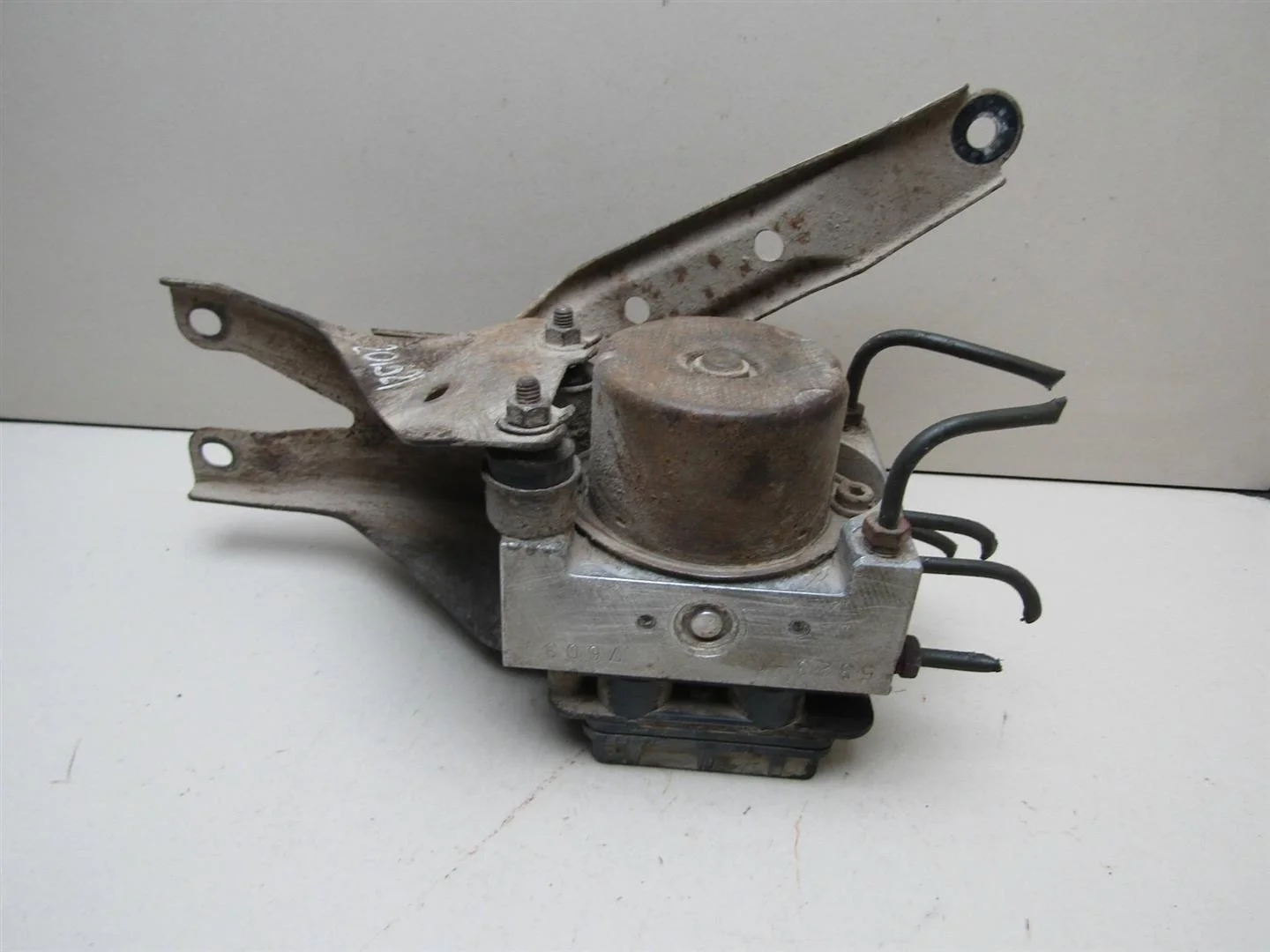 Блок ABS (насос) Mitsubishi Lancer (CS) 2003-2006  [MN116261]  1.6 16V 4G18 в Вологде