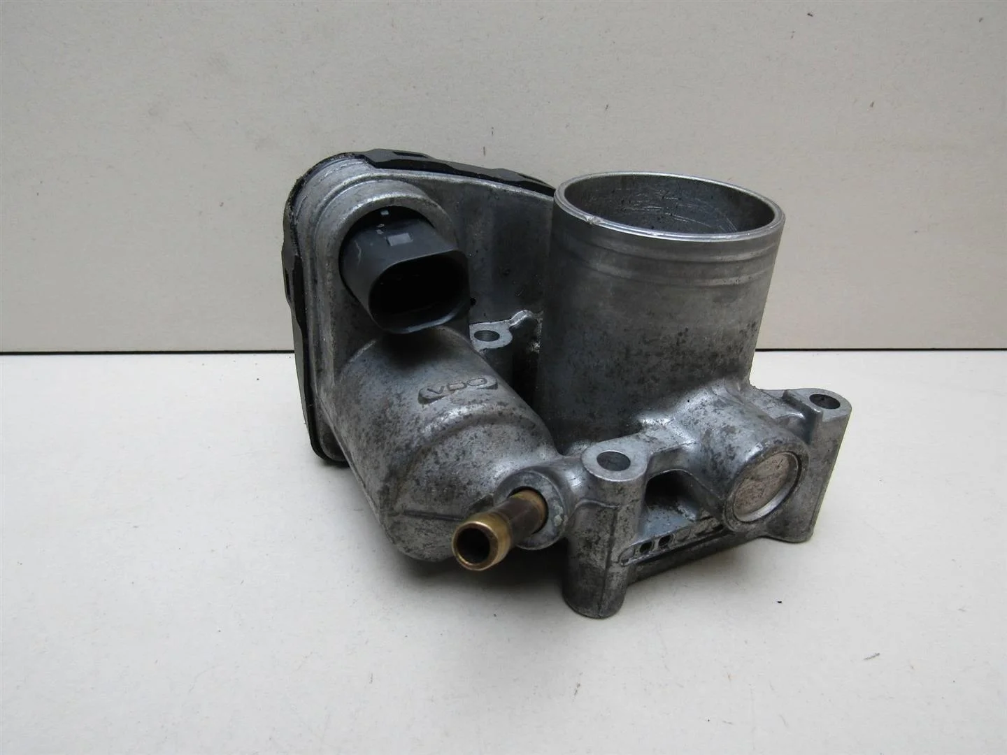 Заслонка дроссельная VW Golf IV \Bora 1997-2005  [036133062]  1.4 16V  в Вологде