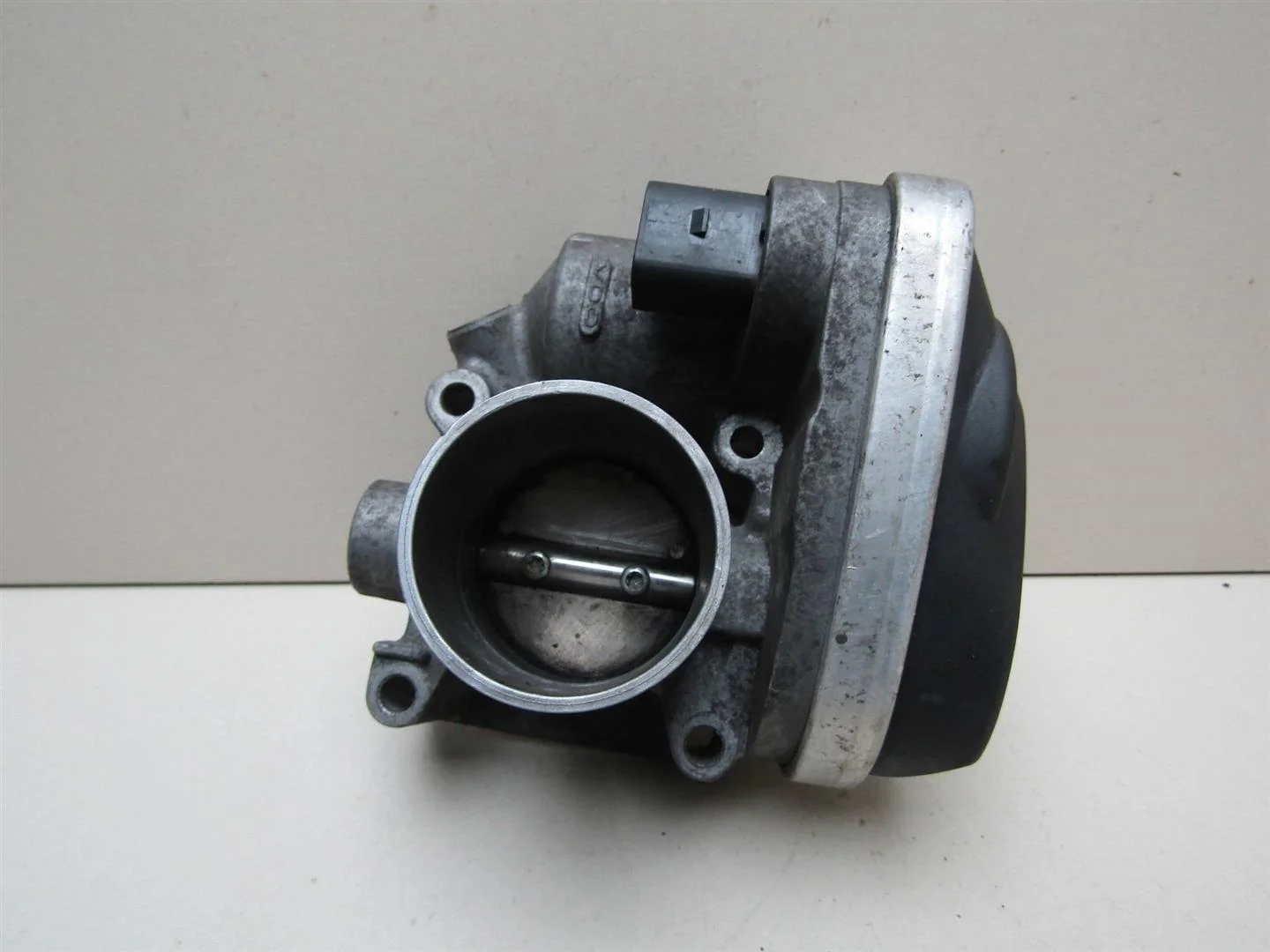 Заслонка дроссельная VW Golf IV \Bora 1997-2005  [036133062N]  1.4 16V APE в Вологде