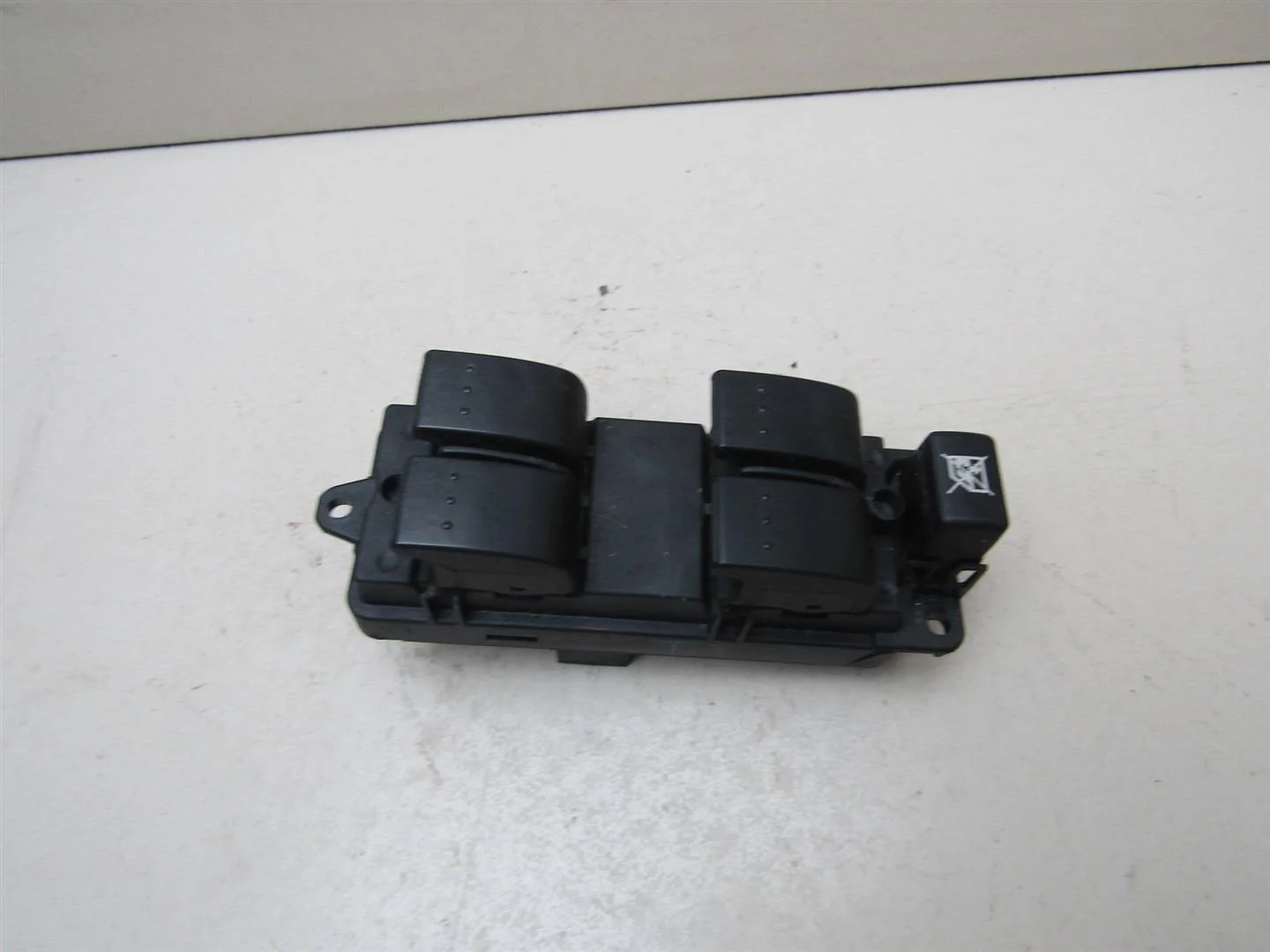 Блок управления стеклоподъемниками Mazda Mazda 3 (BK) 2002-2009  [BS3E66350A]  в Вологде