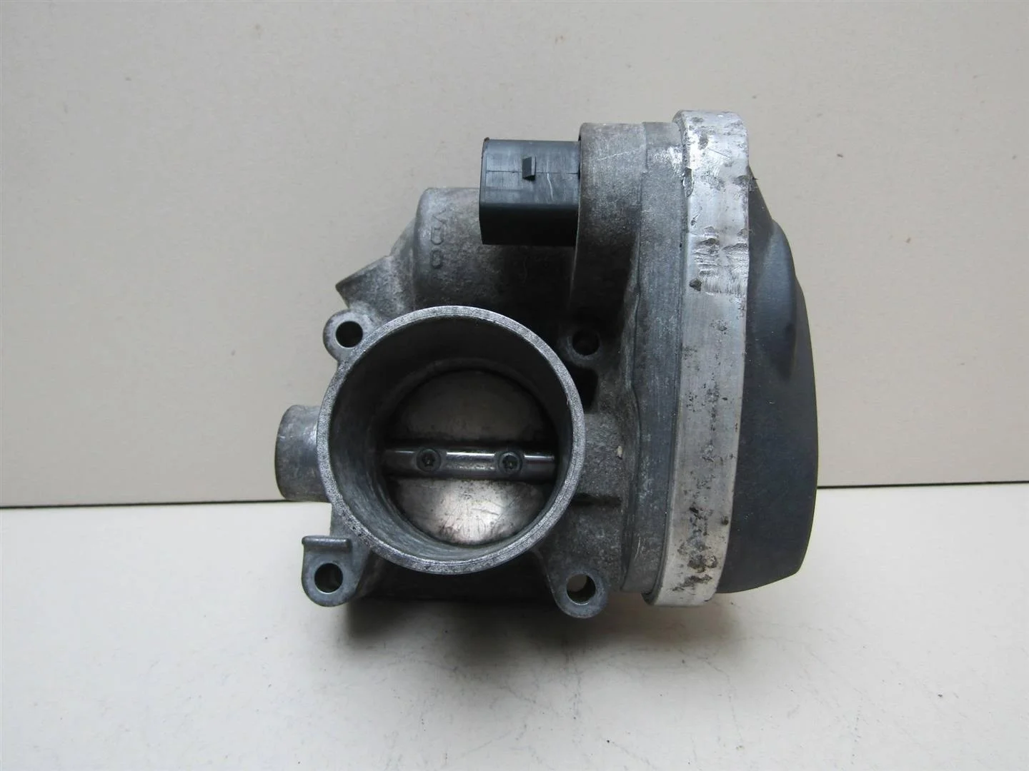 Заслонка дроссельная VW Polo 2001-2009  [036133062N]  1.2 AZQ в Вологде