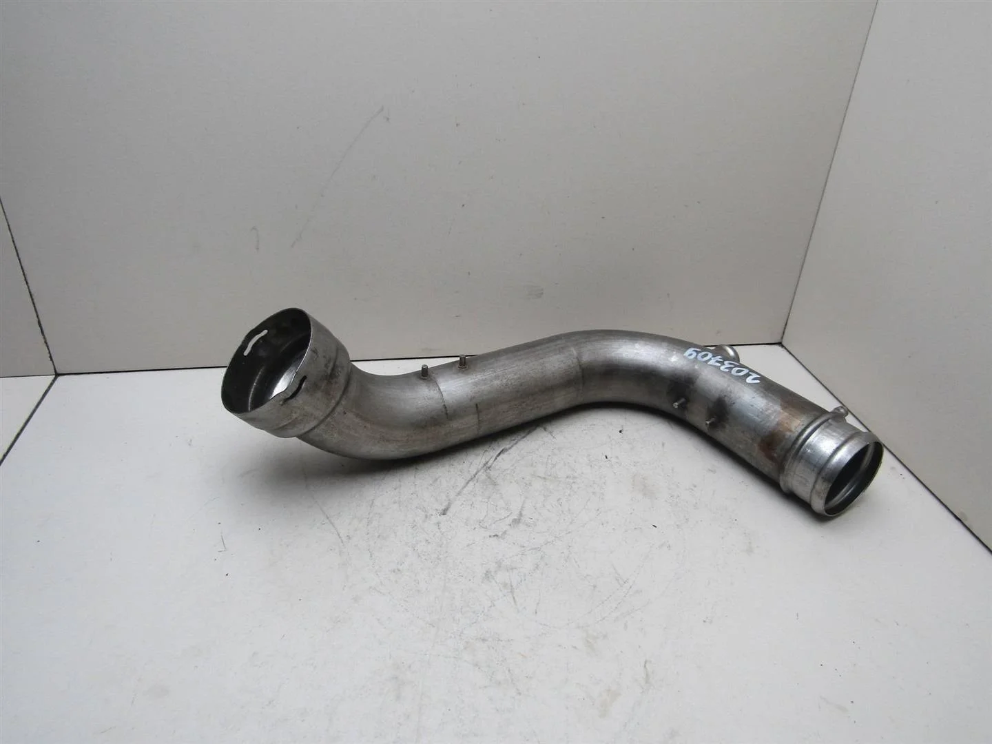 Патрубок интеркулера VW Golf IV \Bora 1997-2005  [06A145731F]  1.8 T в Вологде