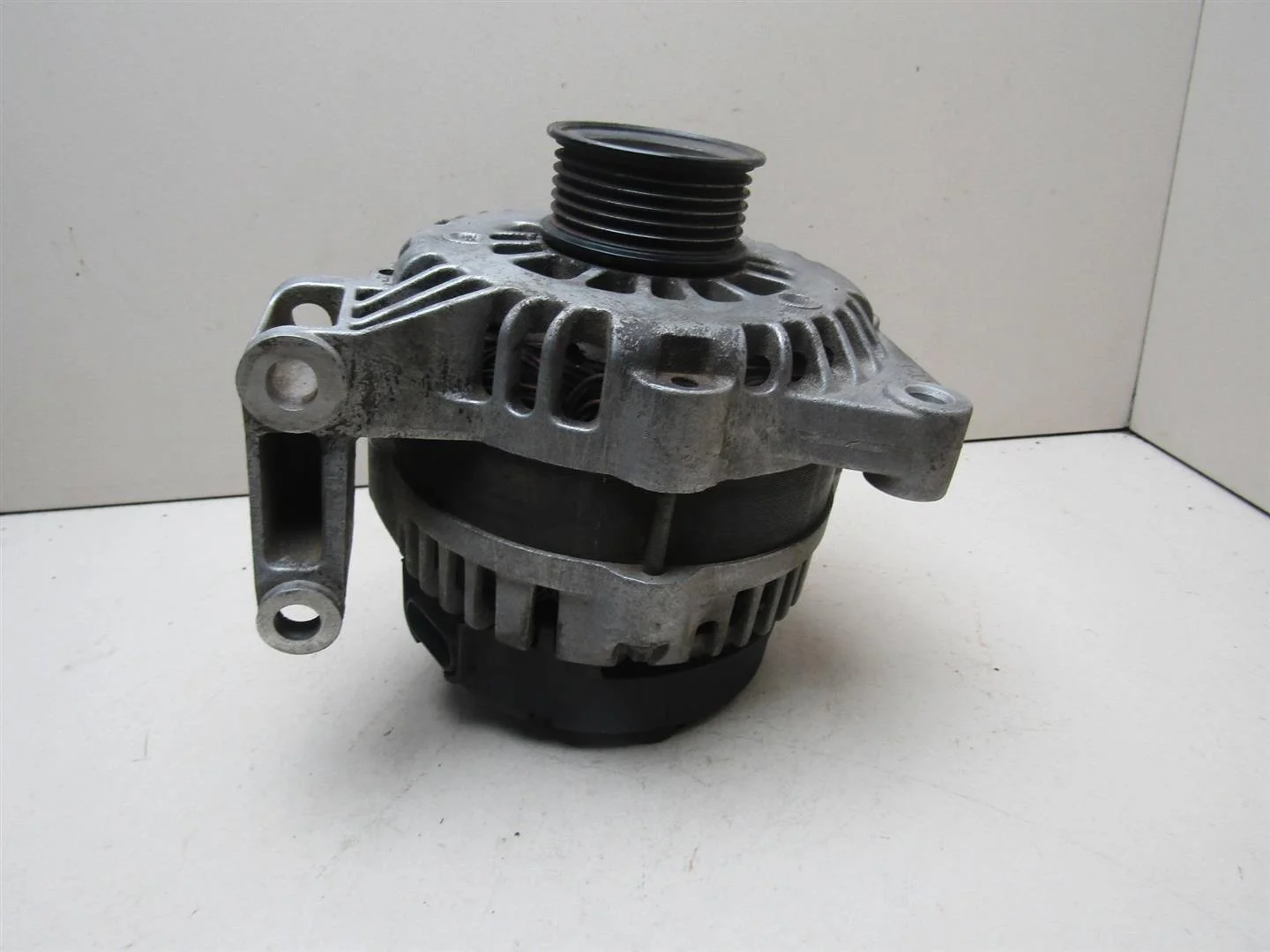 Генератор Chevrolet Captiva (C100) 2006-2010  [96673046]  3.2  в Вологде