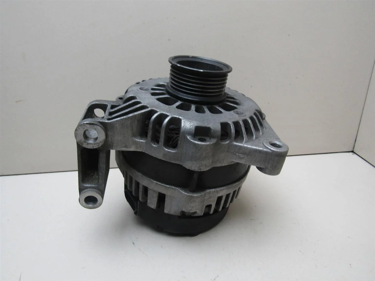 Генератор Chevrolet Captiva (C100) 2006-2010  [96673046]  3.2 в Вологде
