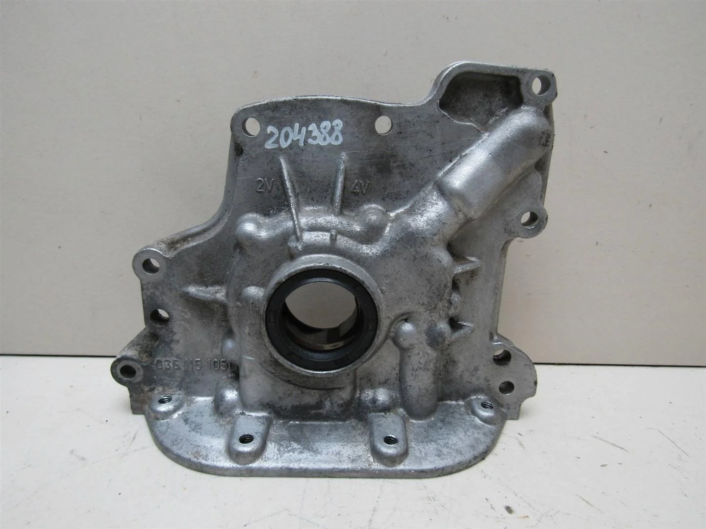 Насос масляный Skoda Octavia (A4 1U-) 2000-2011  [036115105D]  1.4 1.6 16V в Вологде