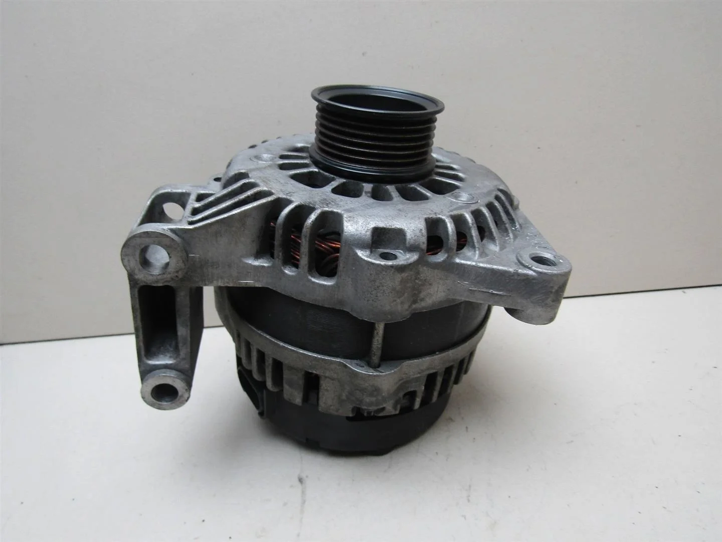 Генератор Chevrolet Captiva (C100) 2006-2010  [96673046]  3.2  в Вологде