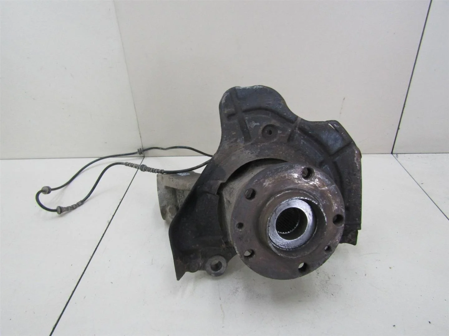 Кулак поворотный передний левый Peugeot Boxer 2006-нв  [3646A0]  2.2 16V  в Вологде