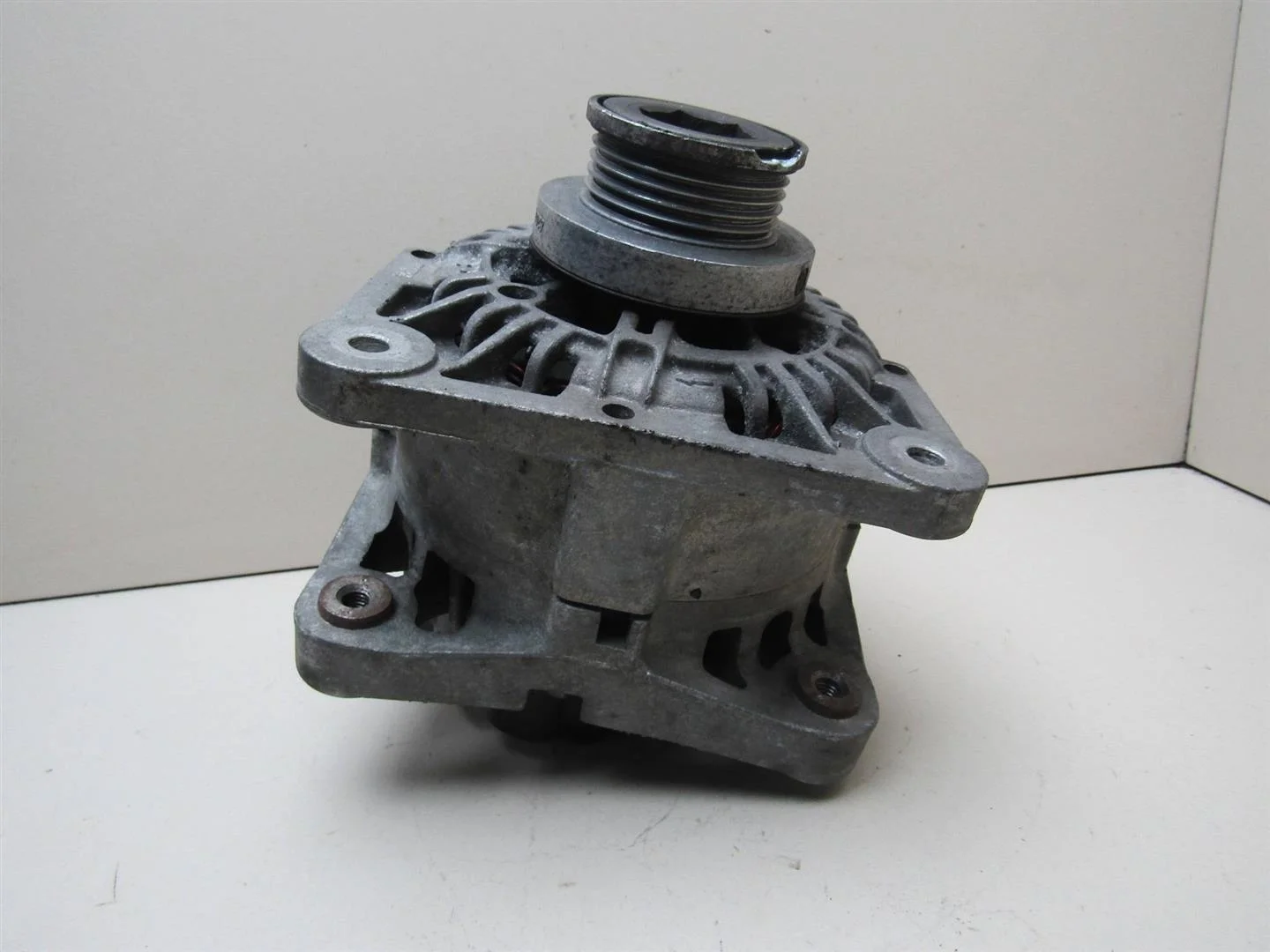 Генератор Renault Megane II 2002-2009  [8200100907]  1.4 1.6 1.5 DCI в Вологде