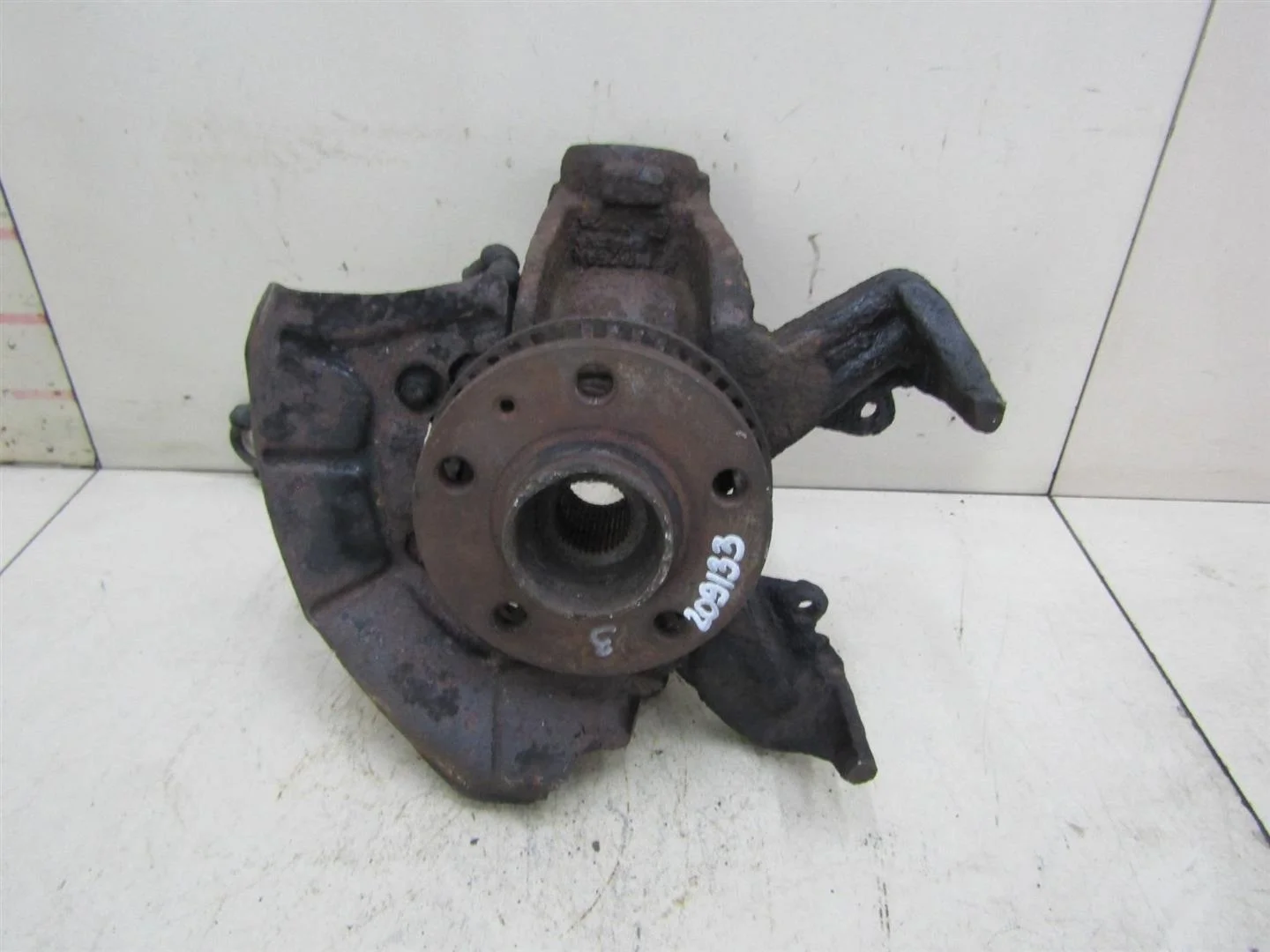 Кулак поворотный передний правый Skoda Octavia (A4 1U-) 2000-2011  [1J0407256N]  1.4 - 1.6 в Вологде