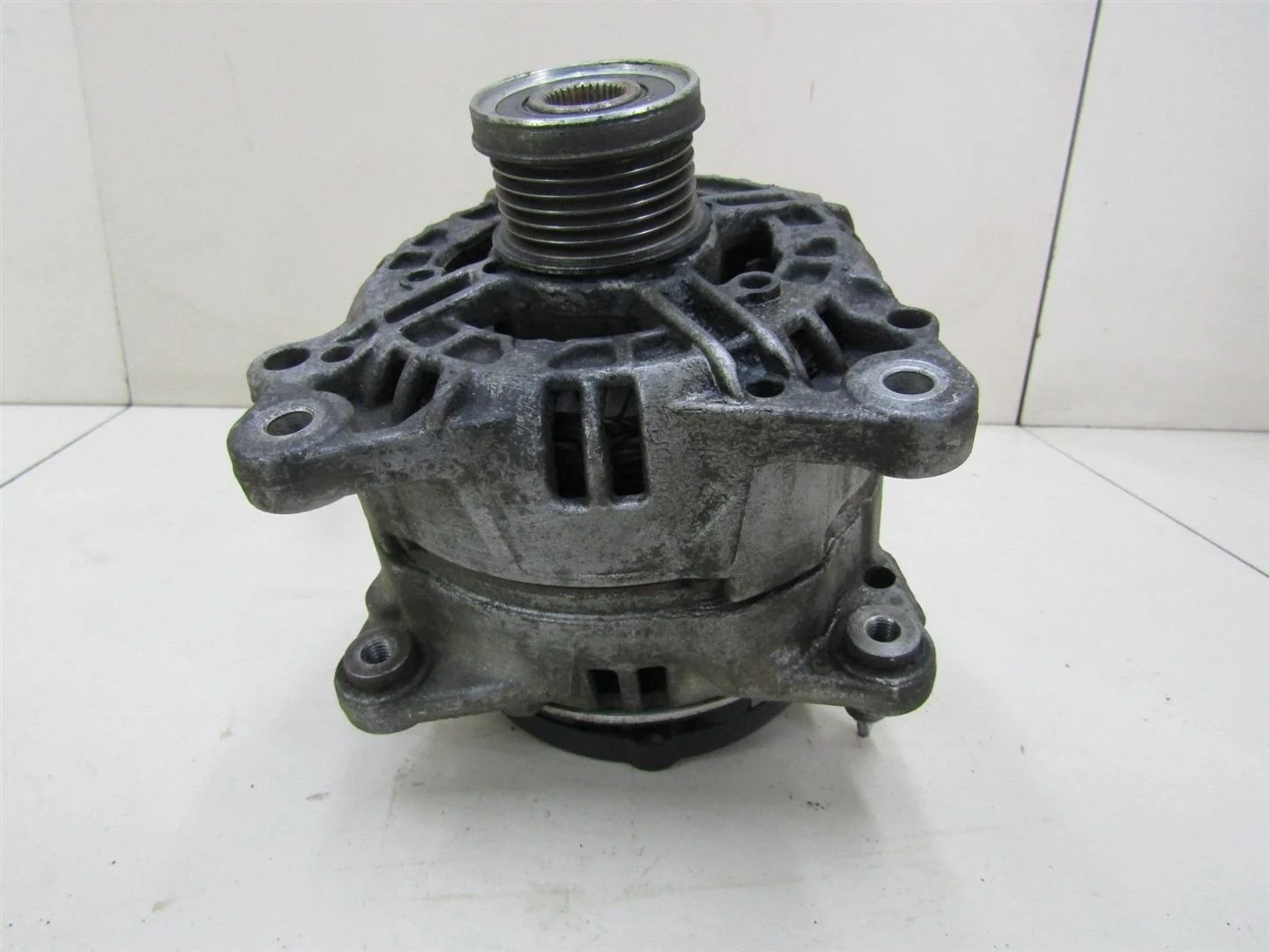 Генератор VW Golf Plus 2005-2014  [03F903023D]  1.2 CBZ в Вологде