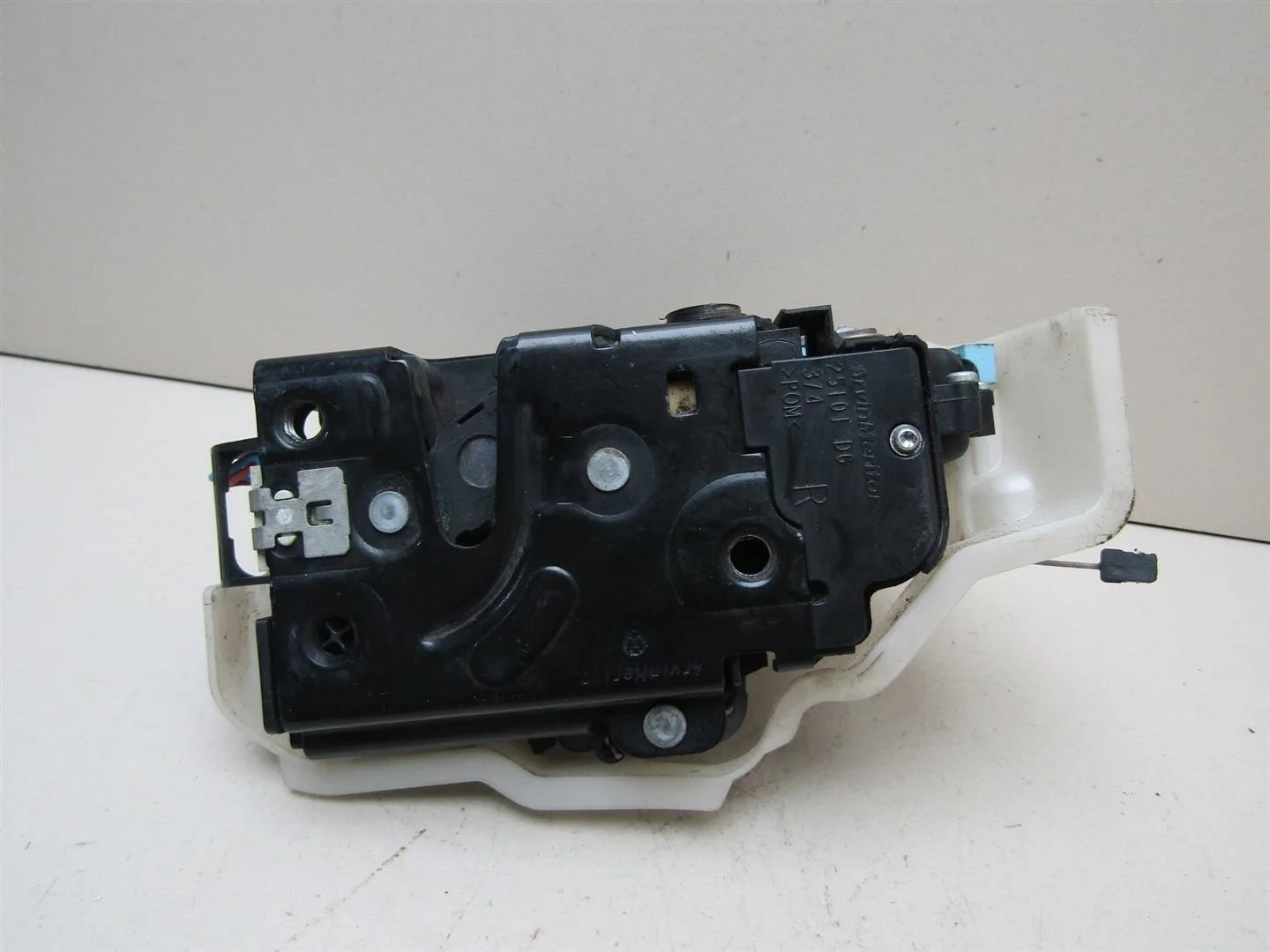 Замок двери задней правой VW Golf Plus 2005-2014  [7L0839016D]  1.2 CBZ в Вологде