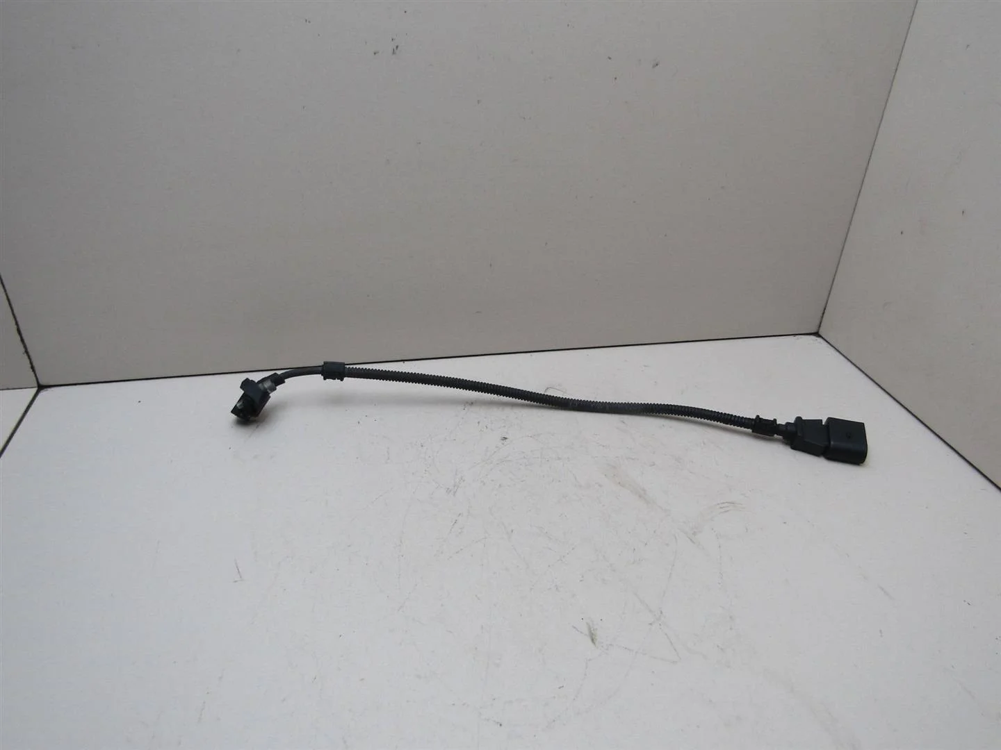 Датчик положения коленвала VW Golf IV \Bora 1997-2005  [030957147AA]  1.4 в Вологде