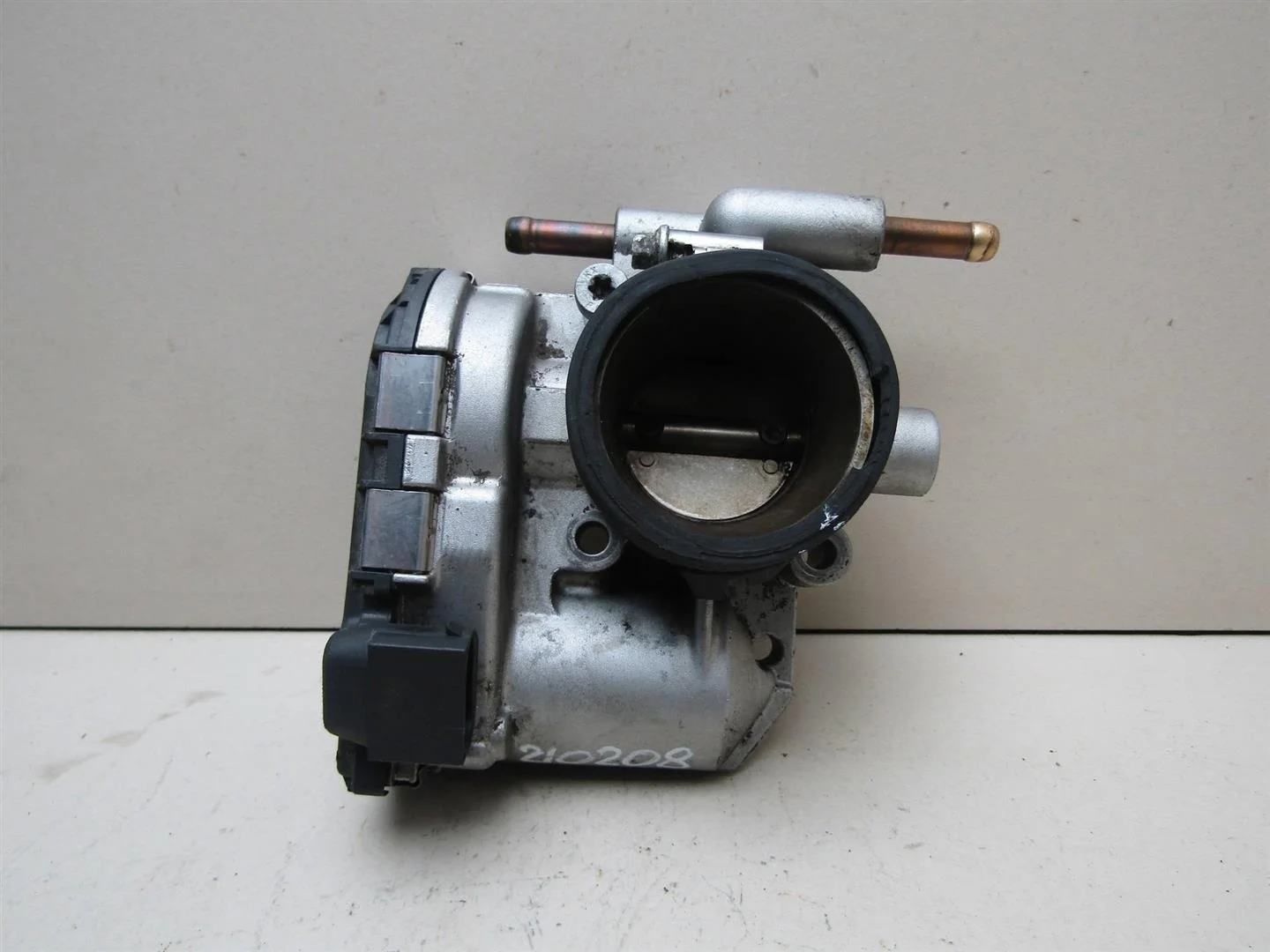Заслонка дроссельная Opel Astra H \ Family 2004-2015  [24420536]  1.0 1.2 1.4 в Вологде