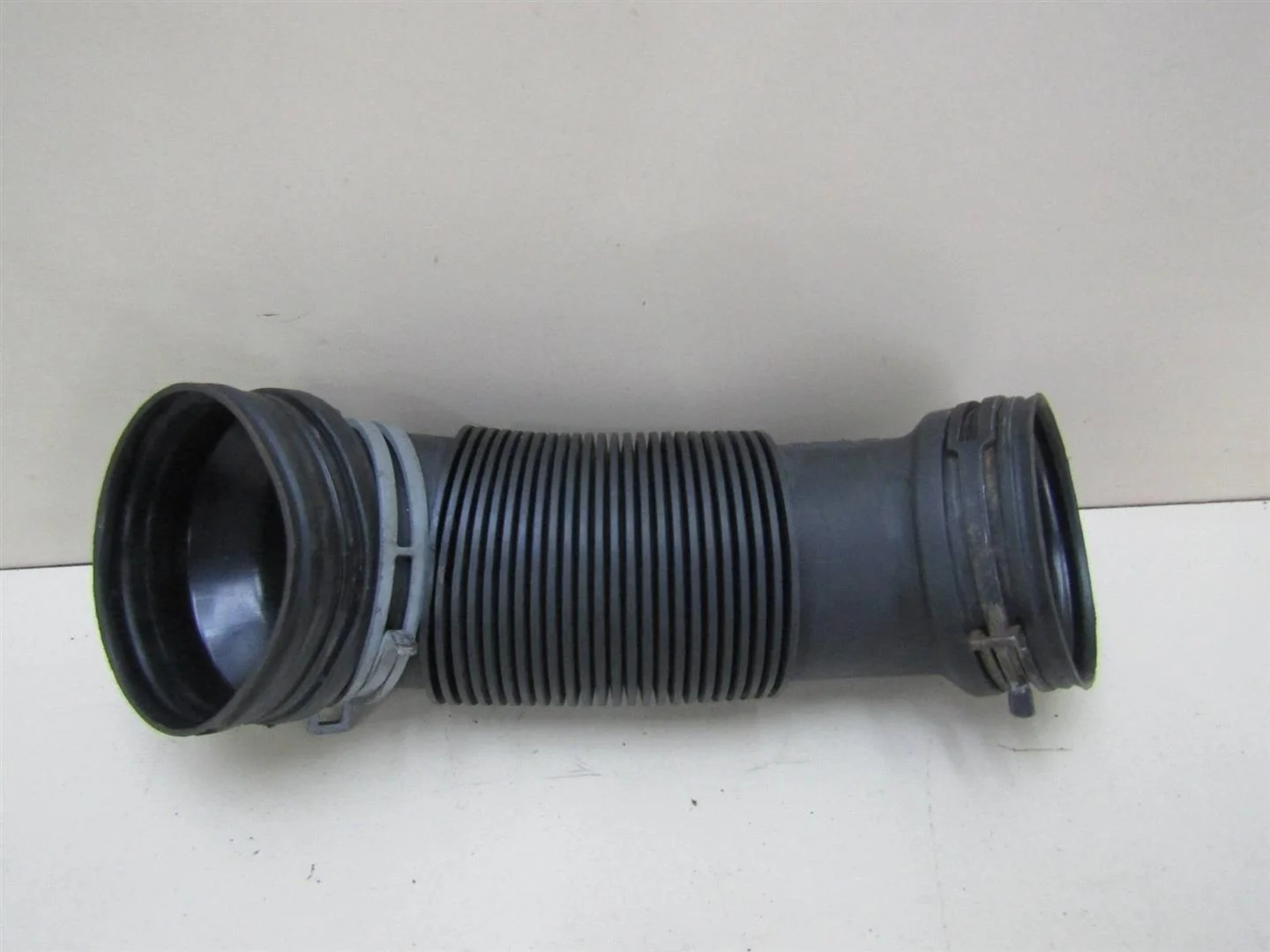 Патрубок воздушного фильтра VW Passat (B6) 2005-2010  [1K0129684L]  1.8  BZB в Вологде